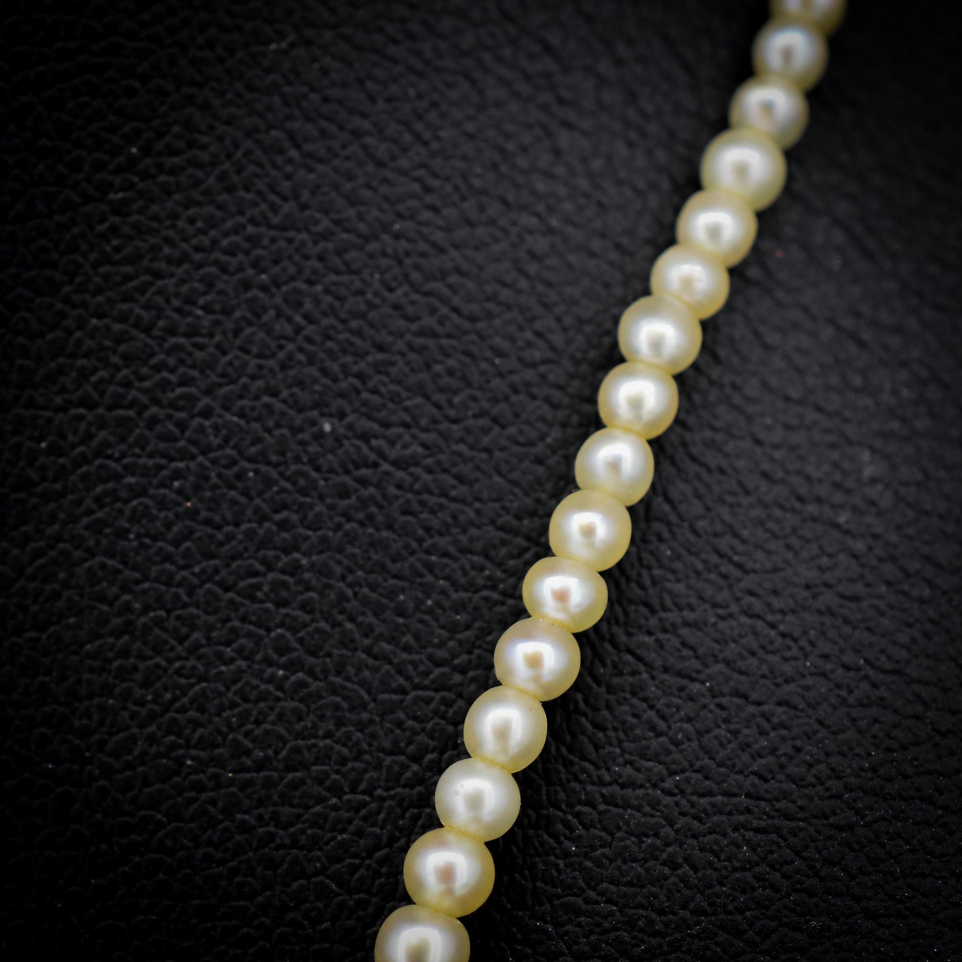 Vintage Pearl 18ct White Gold Diamond Strand Beaded Necklace | 16.5"