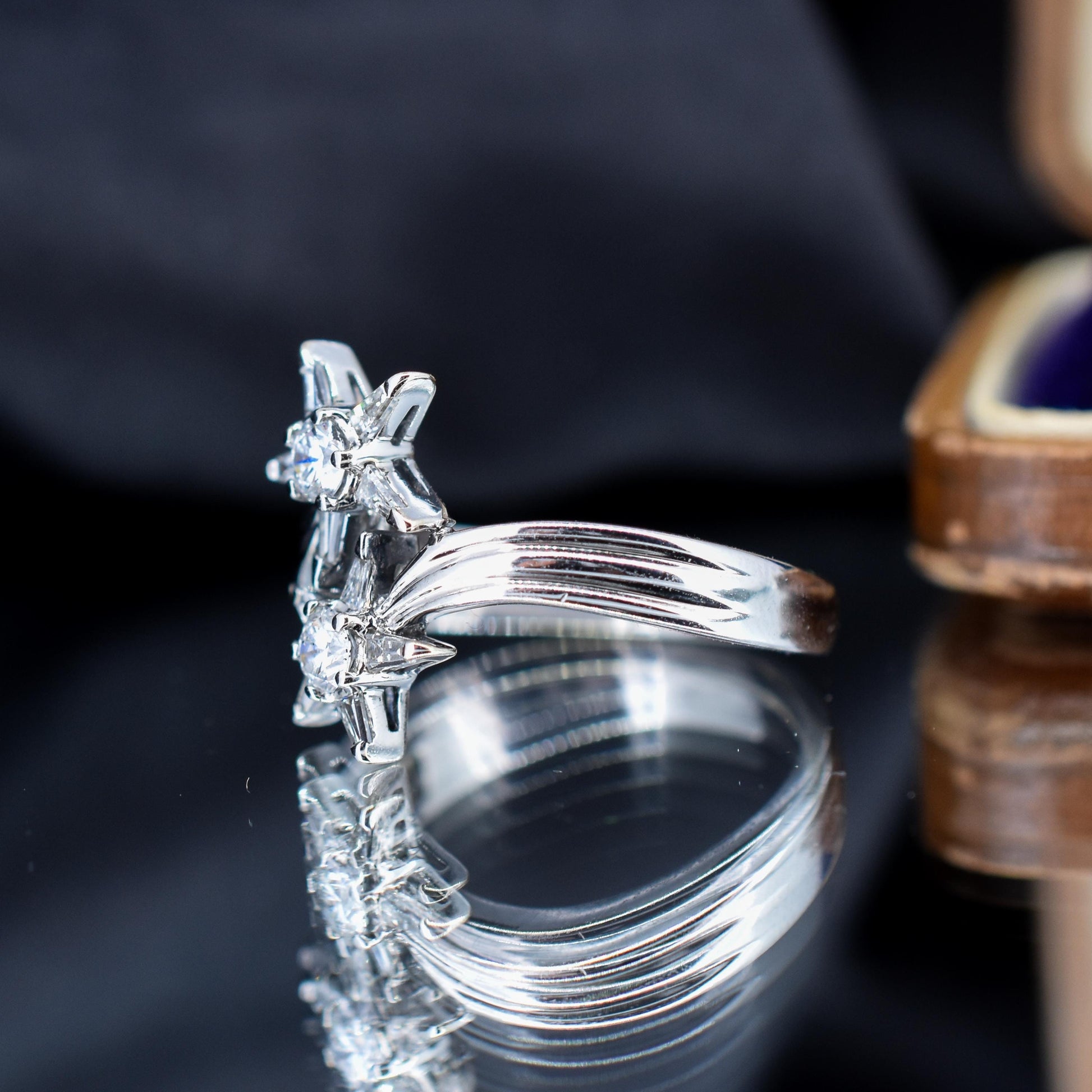 Pre-Loved Diamond Double Star 18ct White Gold Ring