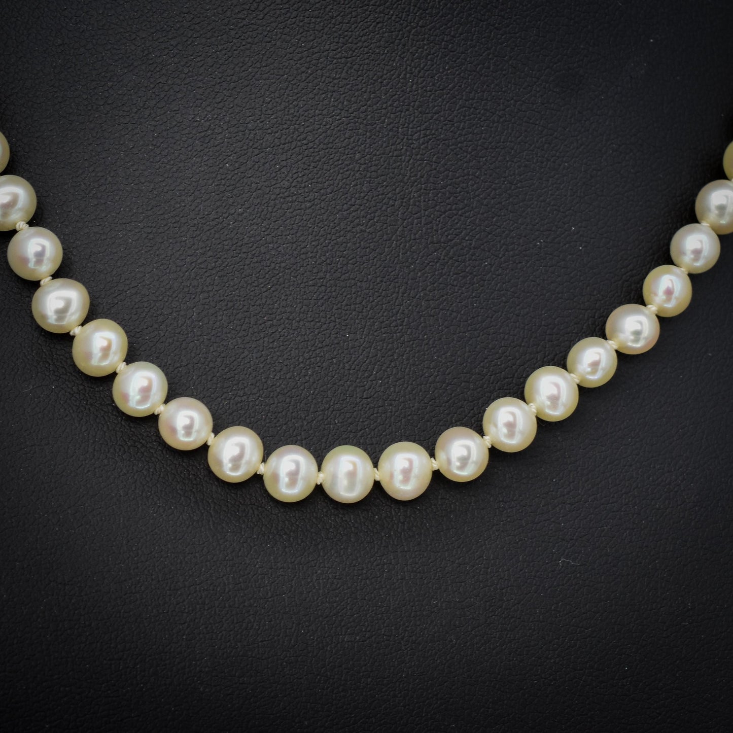Vintage Graduated Pearl Gold Strand Beaded Necklace | 16.25"