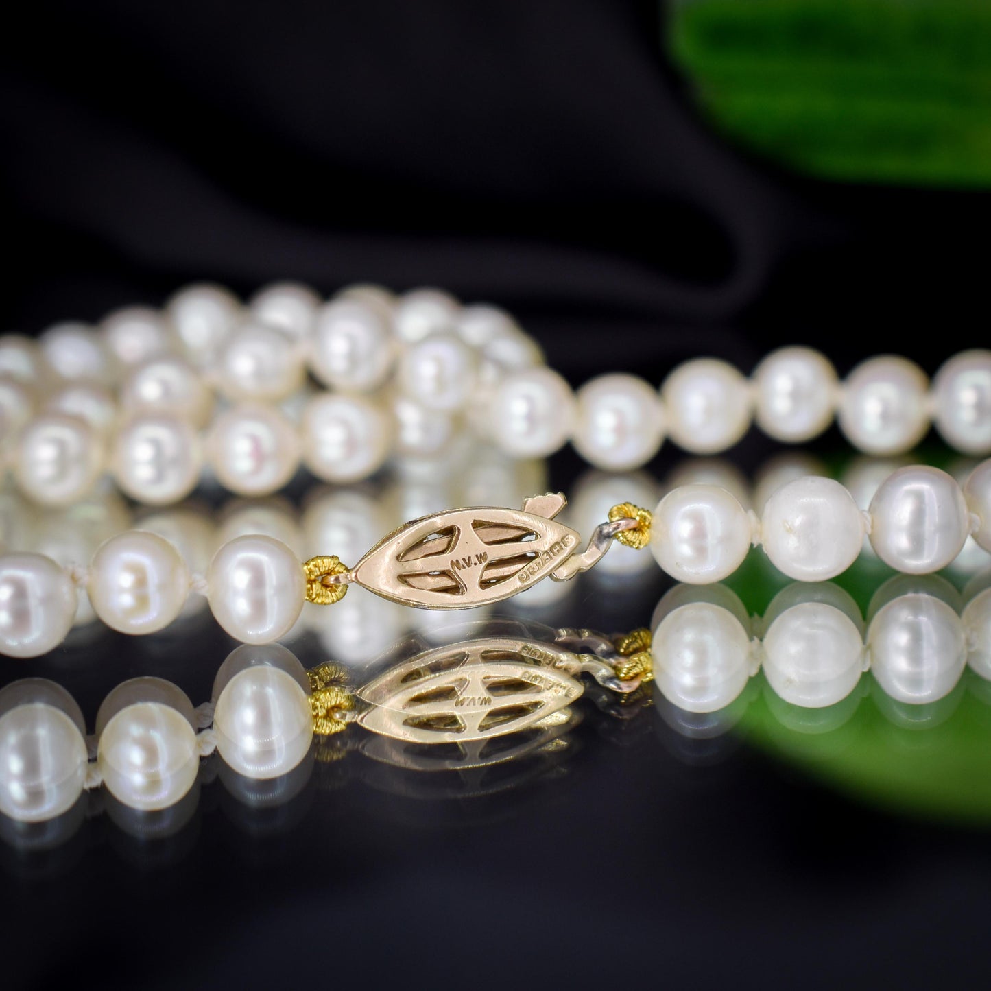 Vintage Graduated Pearl Gold Strand Beaded Necklace | 16.25"