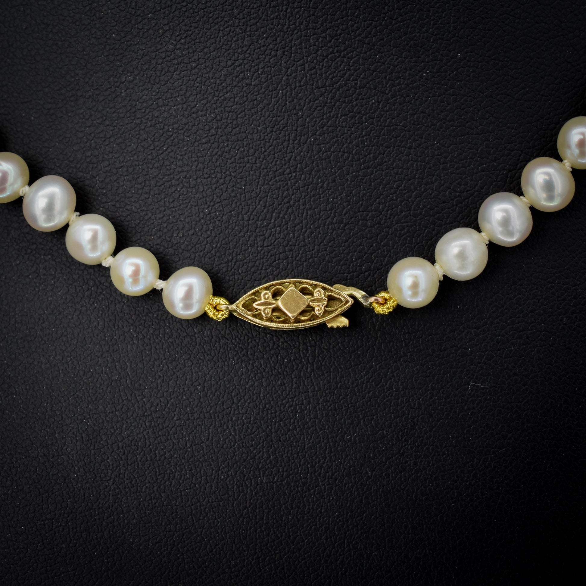 Vintage Graduated Pearl Gold Strand Beaded Necklace | 16.25"