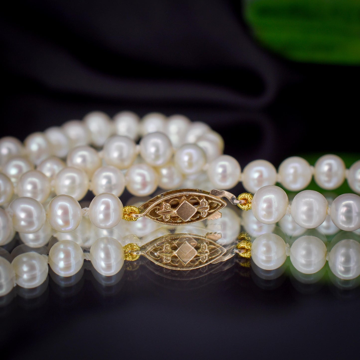 Vintage Graduated Pearl Gold Strand Beaded Necklace | 16.25"