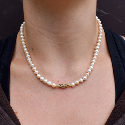 Vintage Graduated Pearl Gold Strand Beaded Necklace | 16.25"