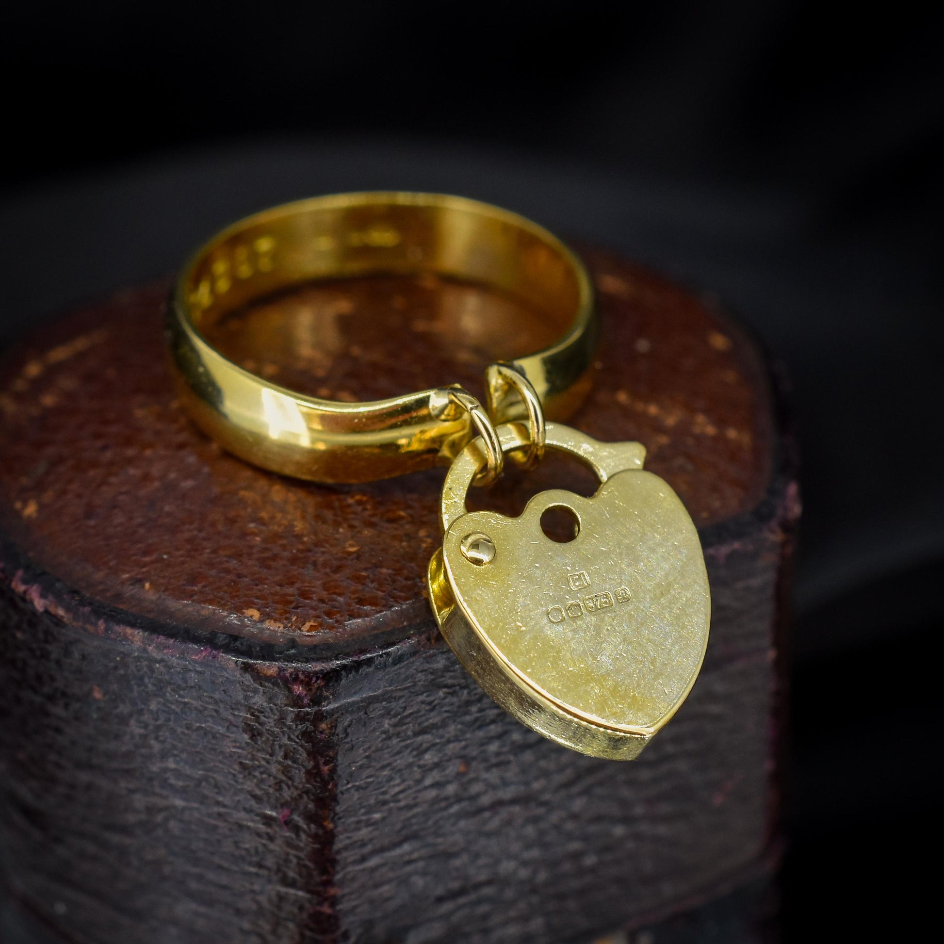 Vintage Heart Padlock Drop 18ct Yellow Gold Band Ring