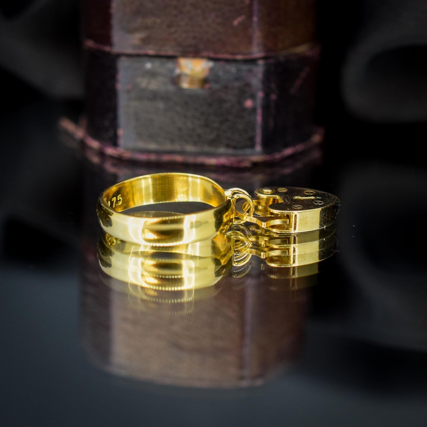 Vintage Heart Padlock Drop 18ct Yellow Gold Band Ring
