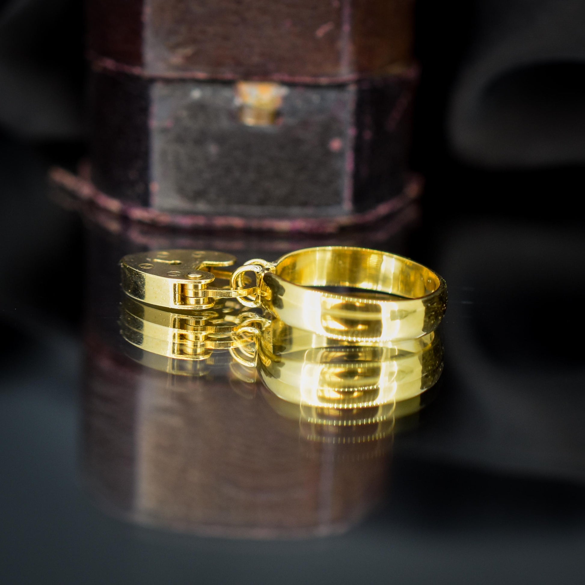 Vintage Heart Padlock Drop 18ct Yellow Gold Band Ring