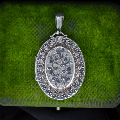 Antique Victorian Sterling Silver Oval Ivy Engraved Photo Locket Pendant