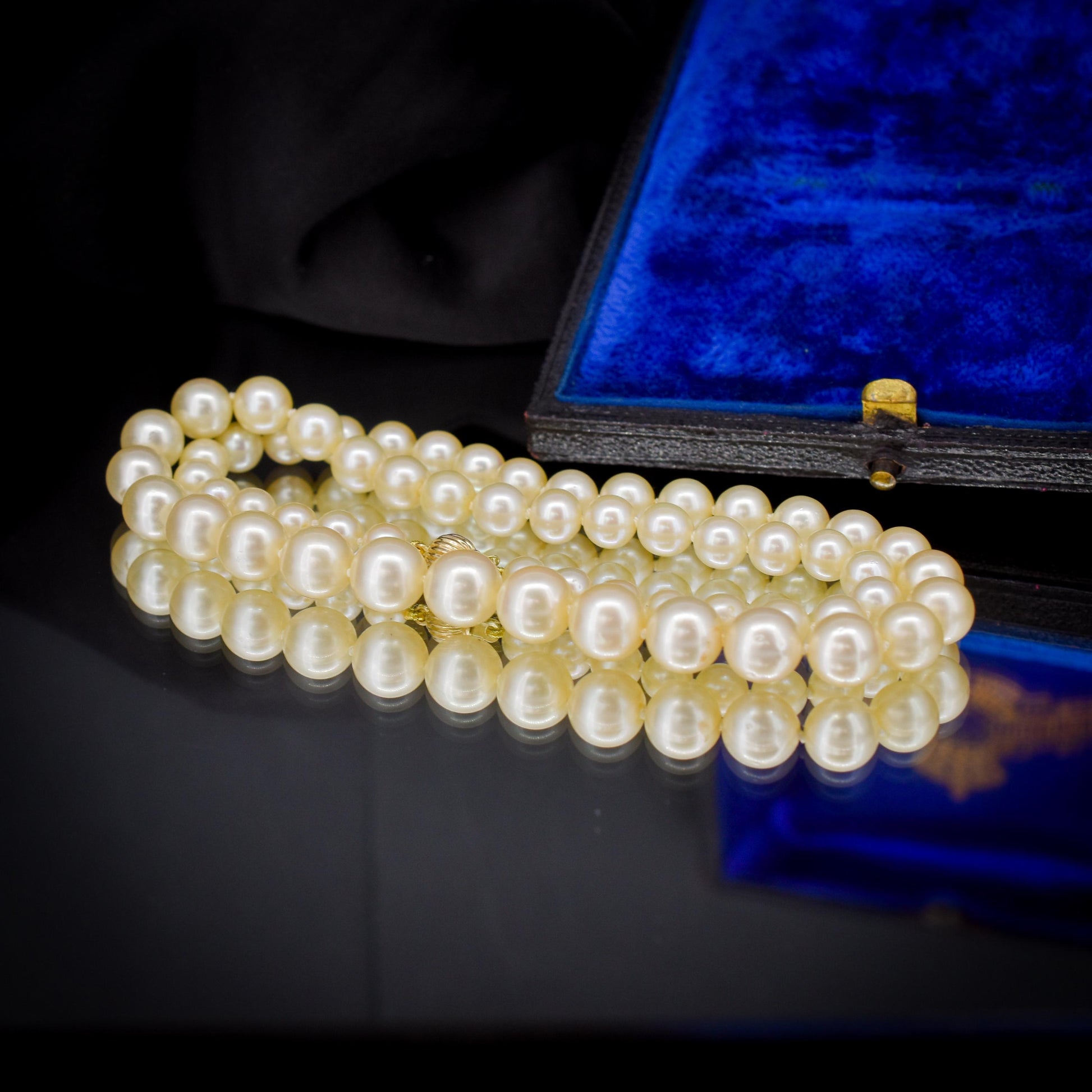 Vintage Graduated Pearl Gold Strand Beaded Necklace | 18"