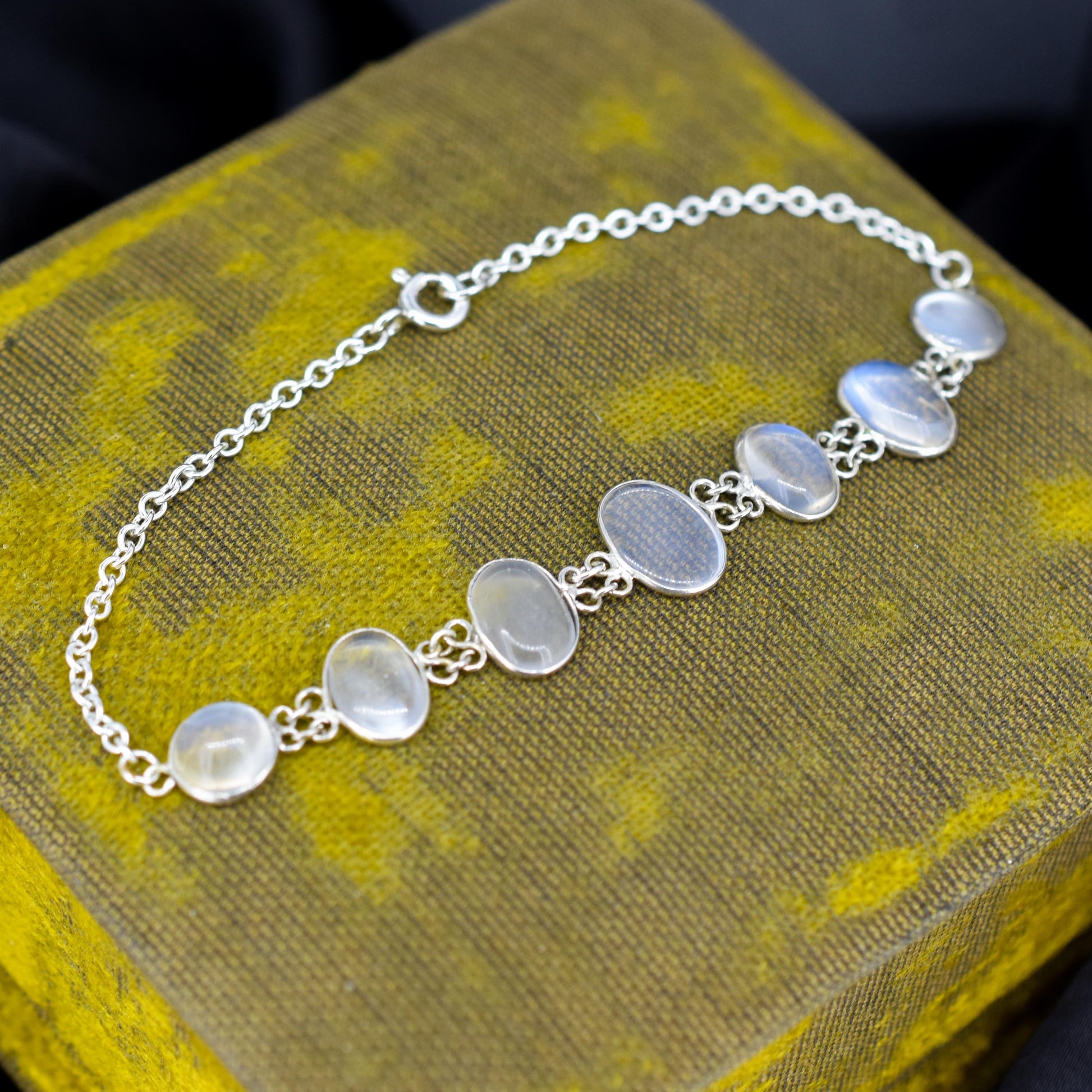 Vintage Cabochon Moonstone Silver Bracelet | 7"