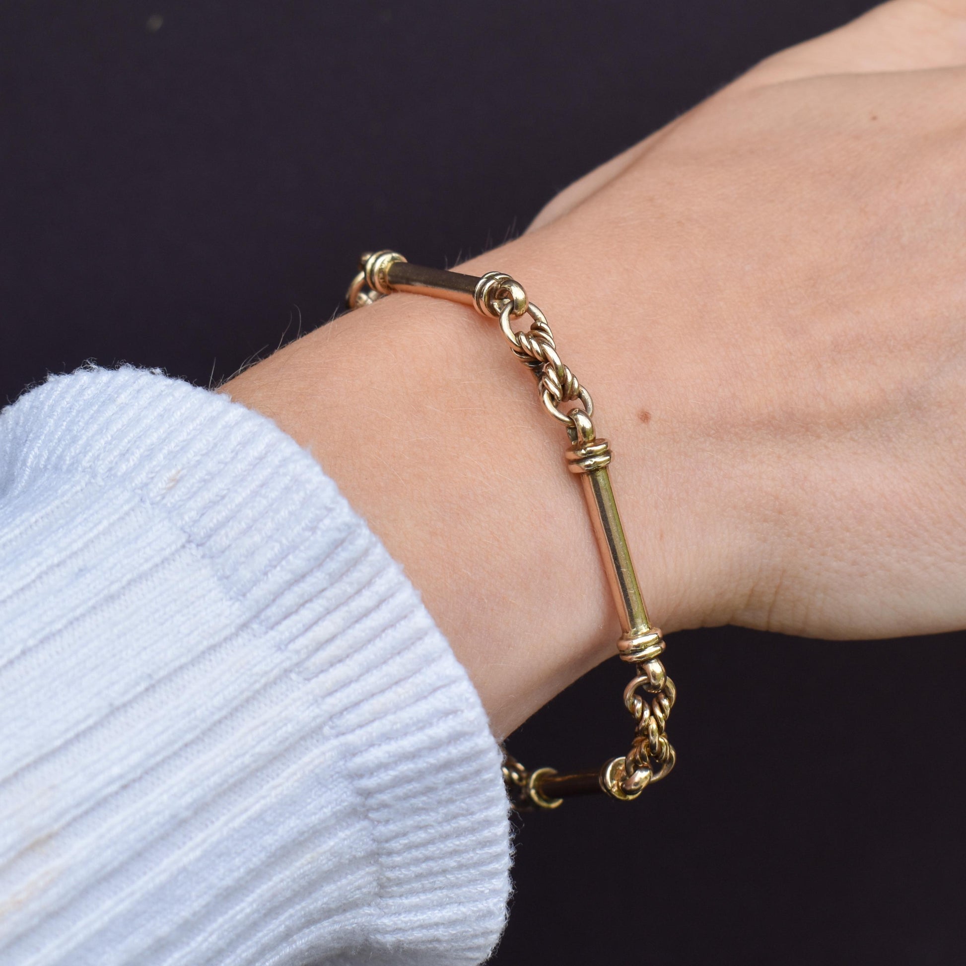 Antique 9ct Gold Tubular Bar and Love Knot Link Bracelet with Dog Clip 8"