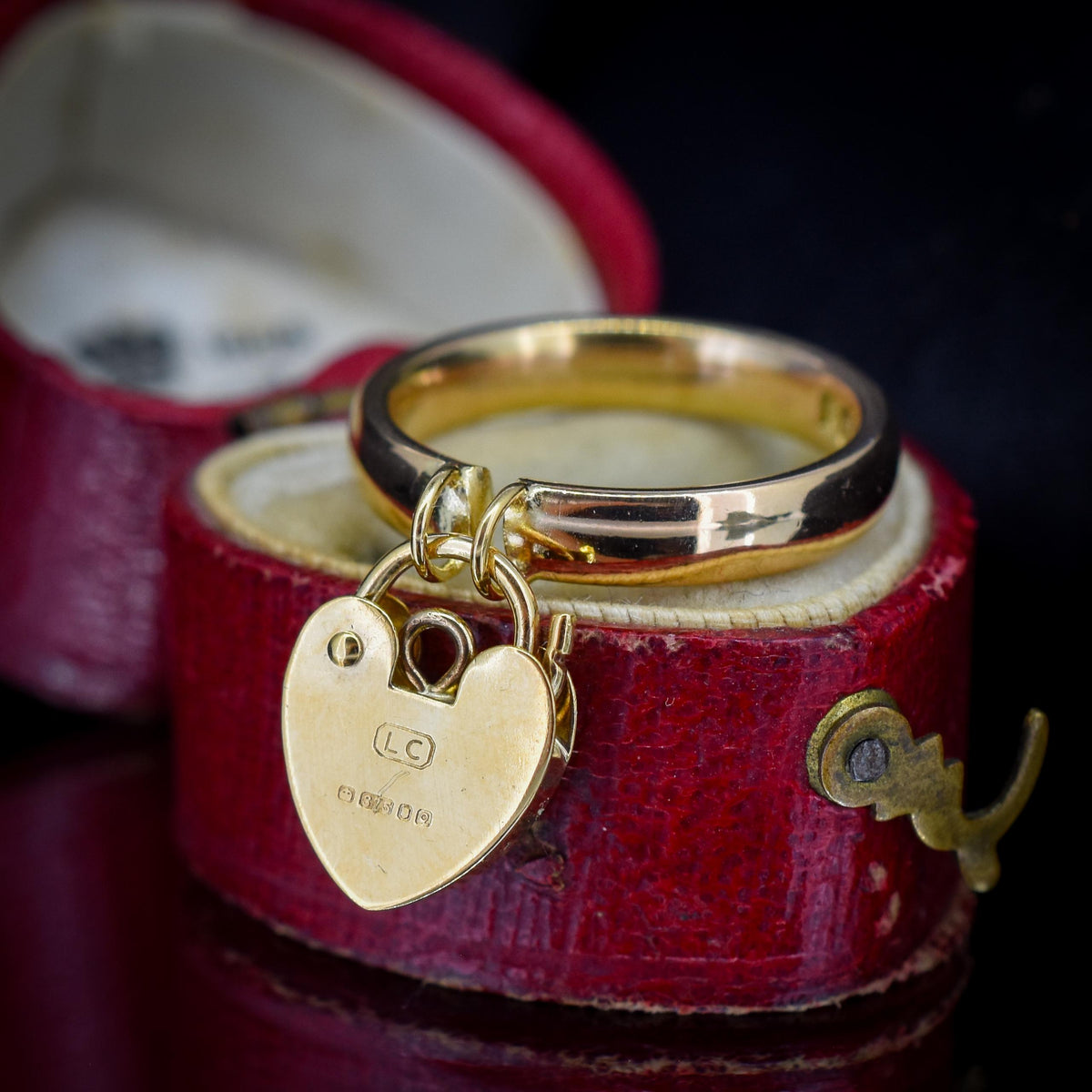 Antique Heart Padlock Drop 9ct Gold Band Ring | Birmingham 1922