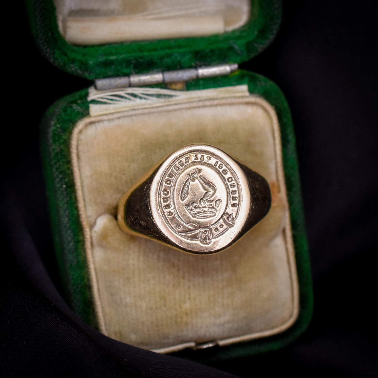 Vintage Intaglio Signet 9ct Yellow Gold Ring | Dated 1959