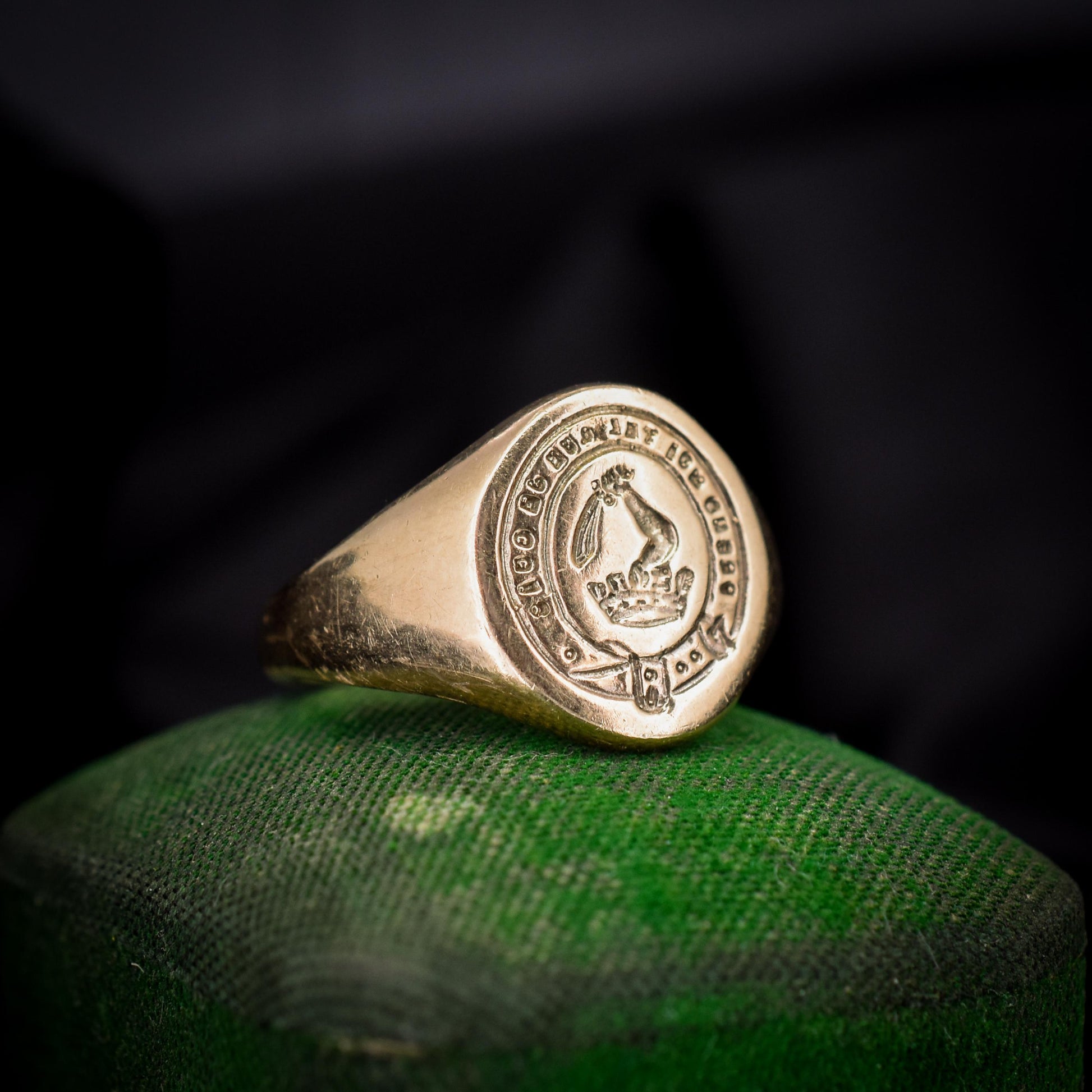 Vintage Intaglio Signet 9ct Yellow Gold Ring | Dated 1959