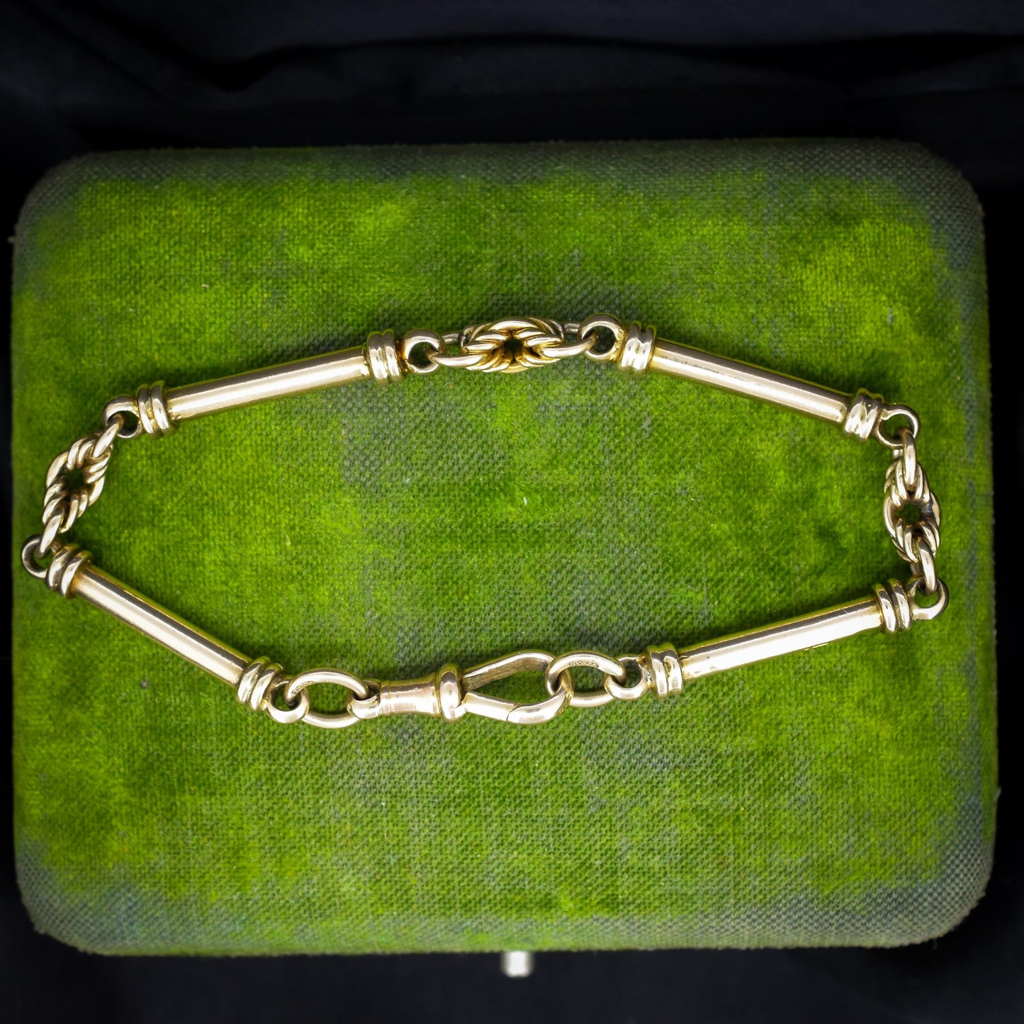 Antique 9ct Gold Tubular Bar and Love Knot Link Bracelet with Dog Clip 8"