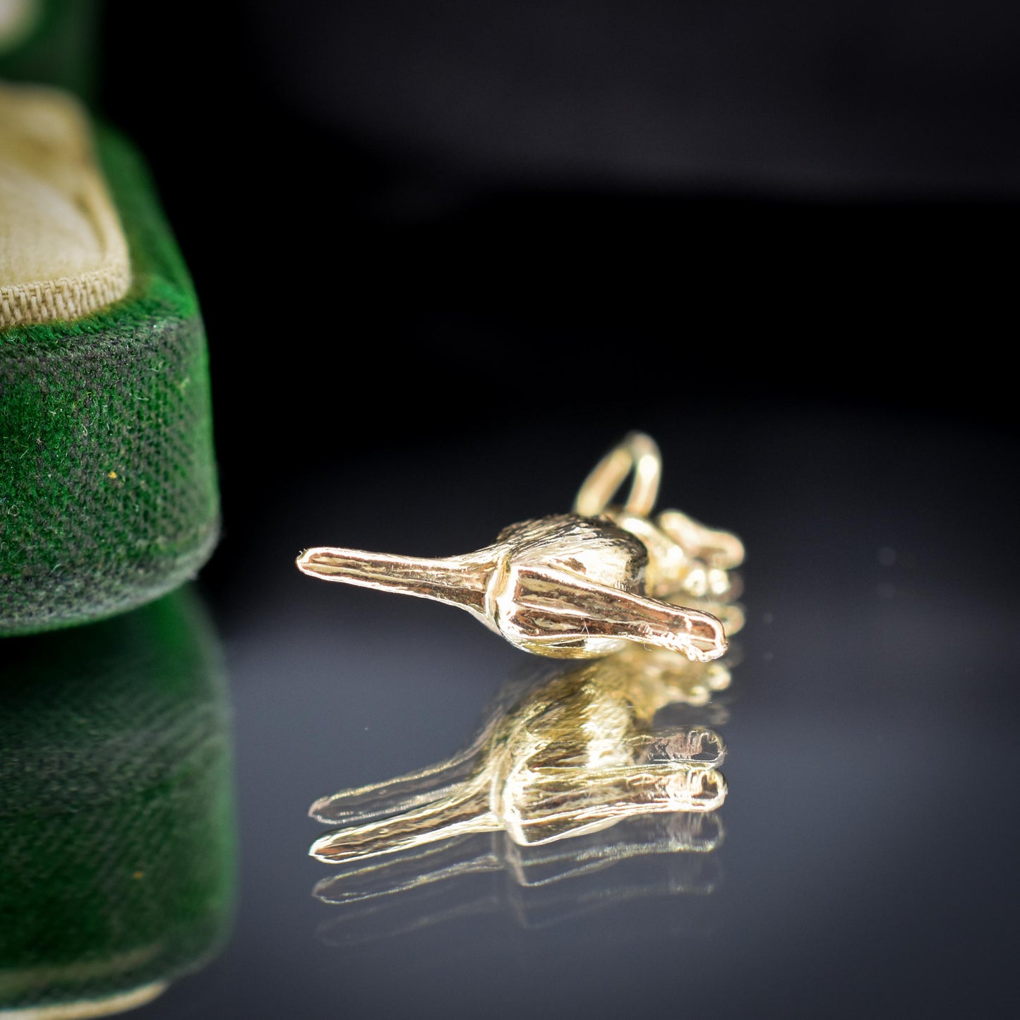 Vintage 9ct Yellow Gold Solid Kangaroo Animal Charm Pendant