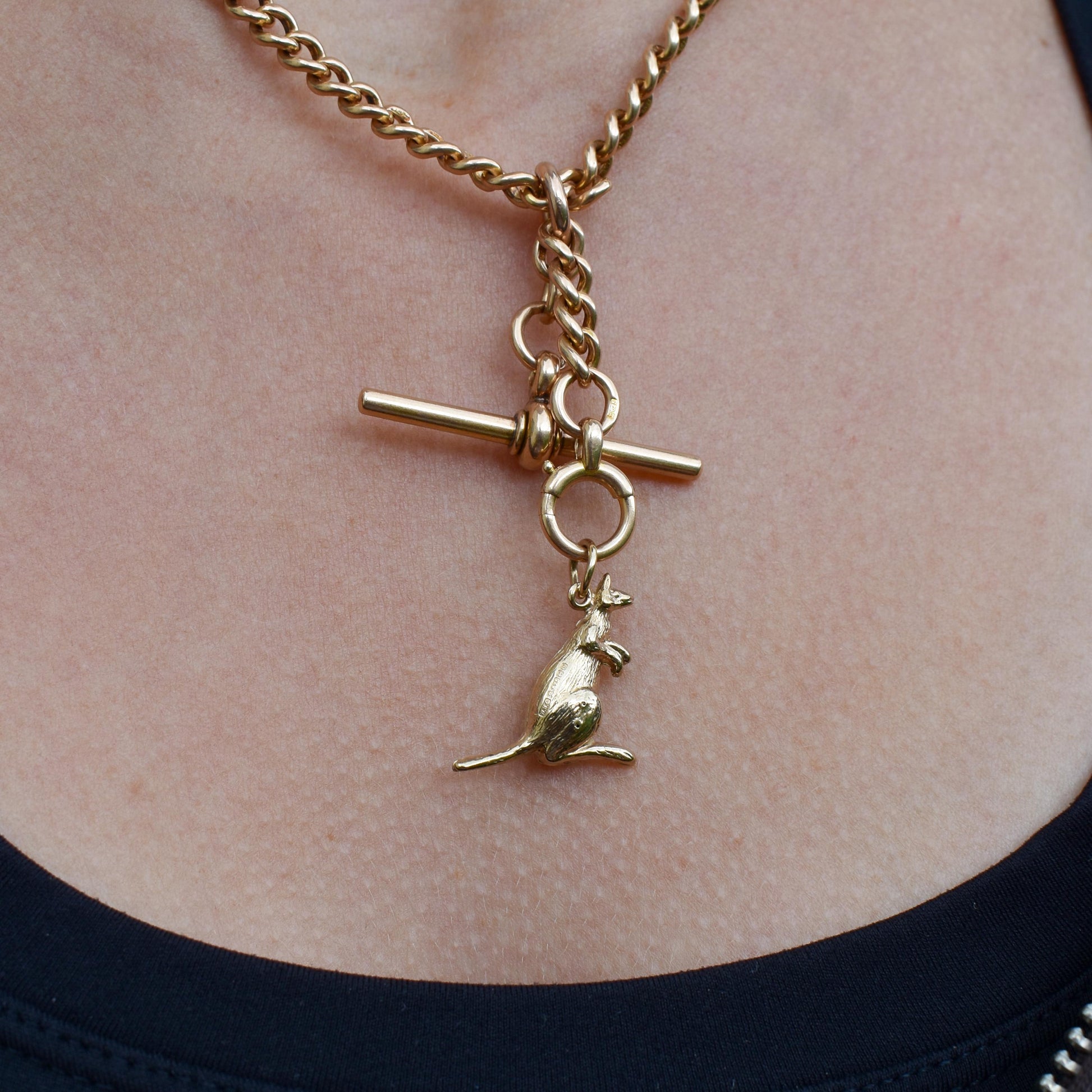Vintage 9ct Yellow Gold Solid Kangaroo Animal Charm Pendant
