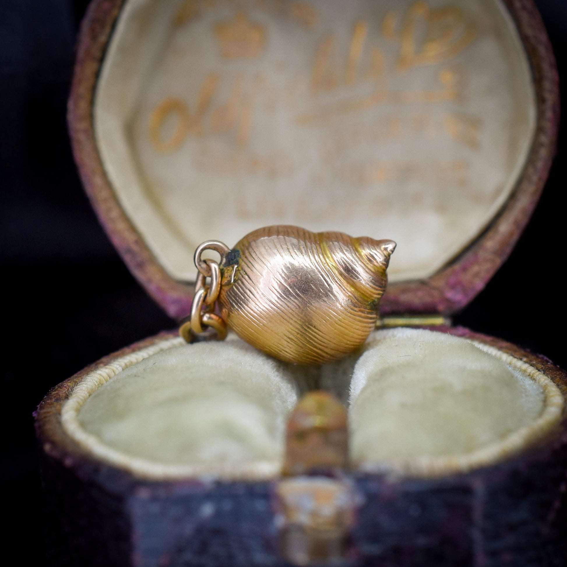 Antique 9ct Gold Pearl Shell Seashell Charm Pendant