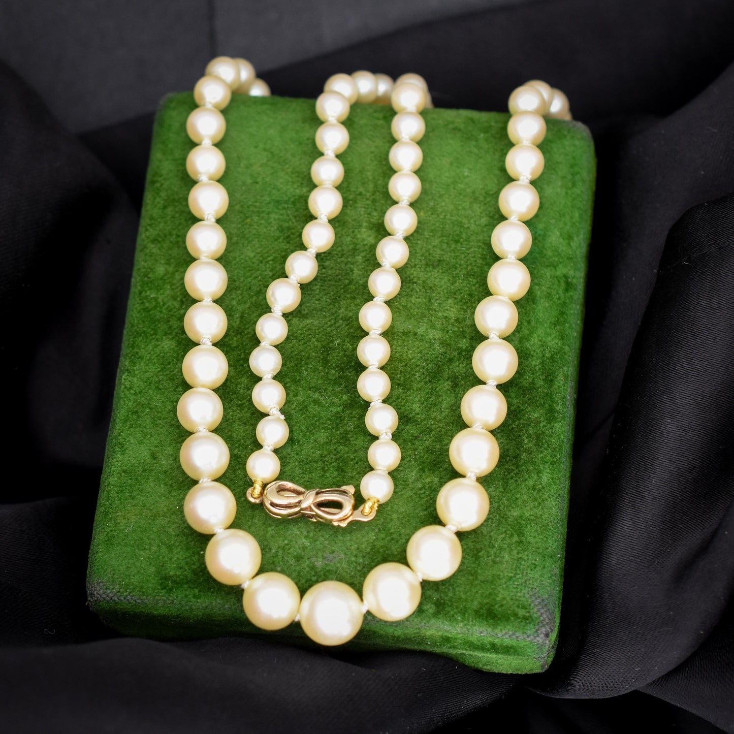 Vintage Graduated Pearl Gold Strand Beaded Necklace | 17"