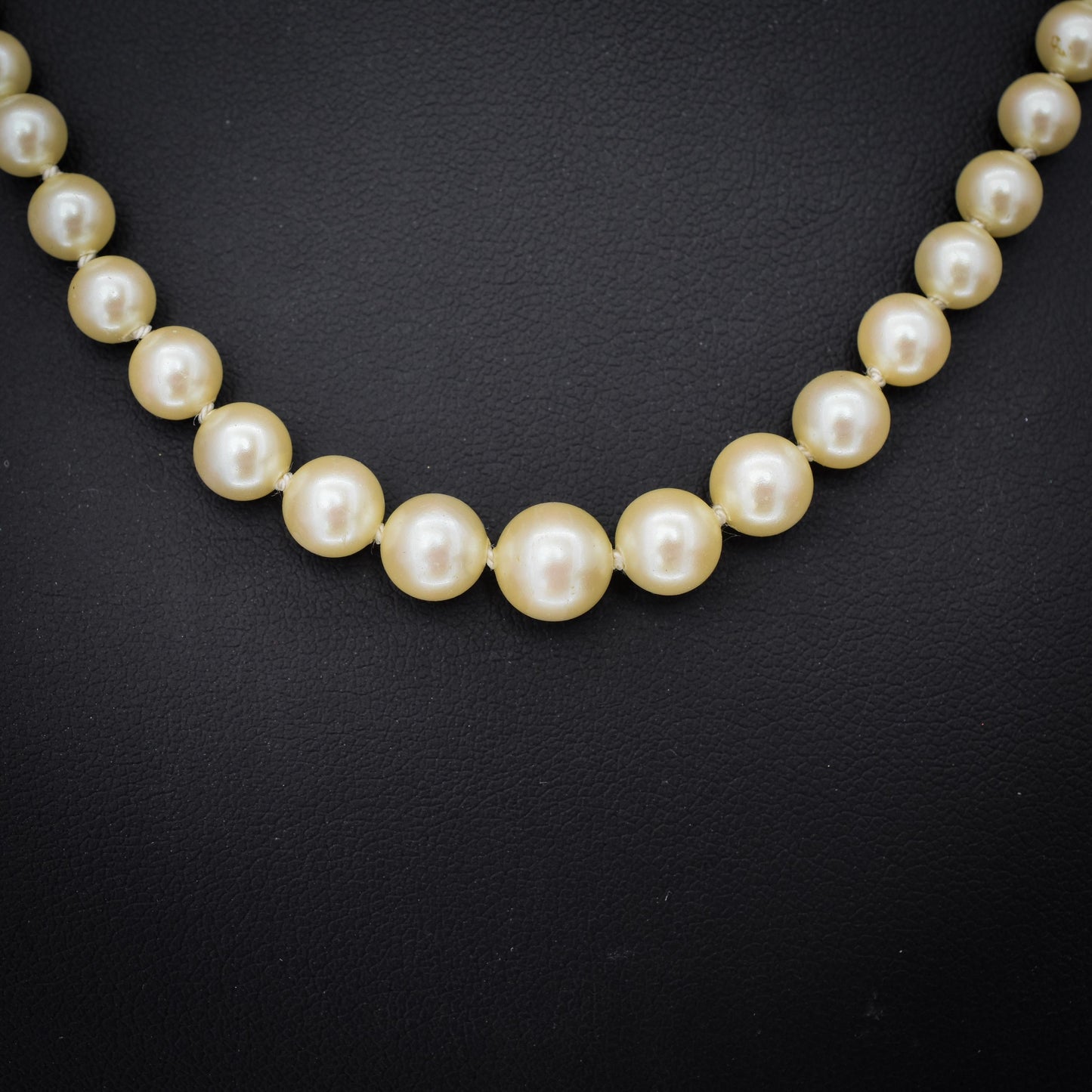 Vintage Graduated Pearl Gold Strand Beaded Necklace | 17"