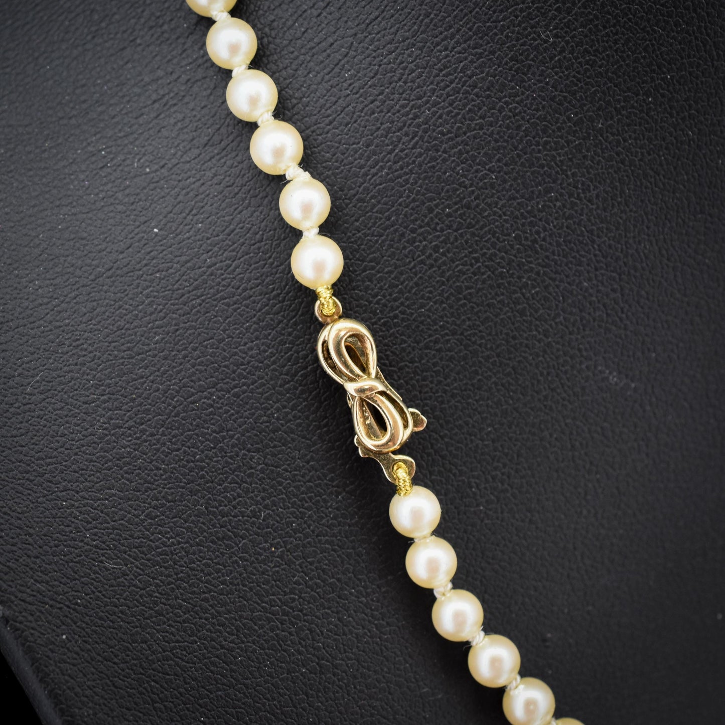 Vintage Graduated Pearl Gold Strand Beaded Necklace | 17"