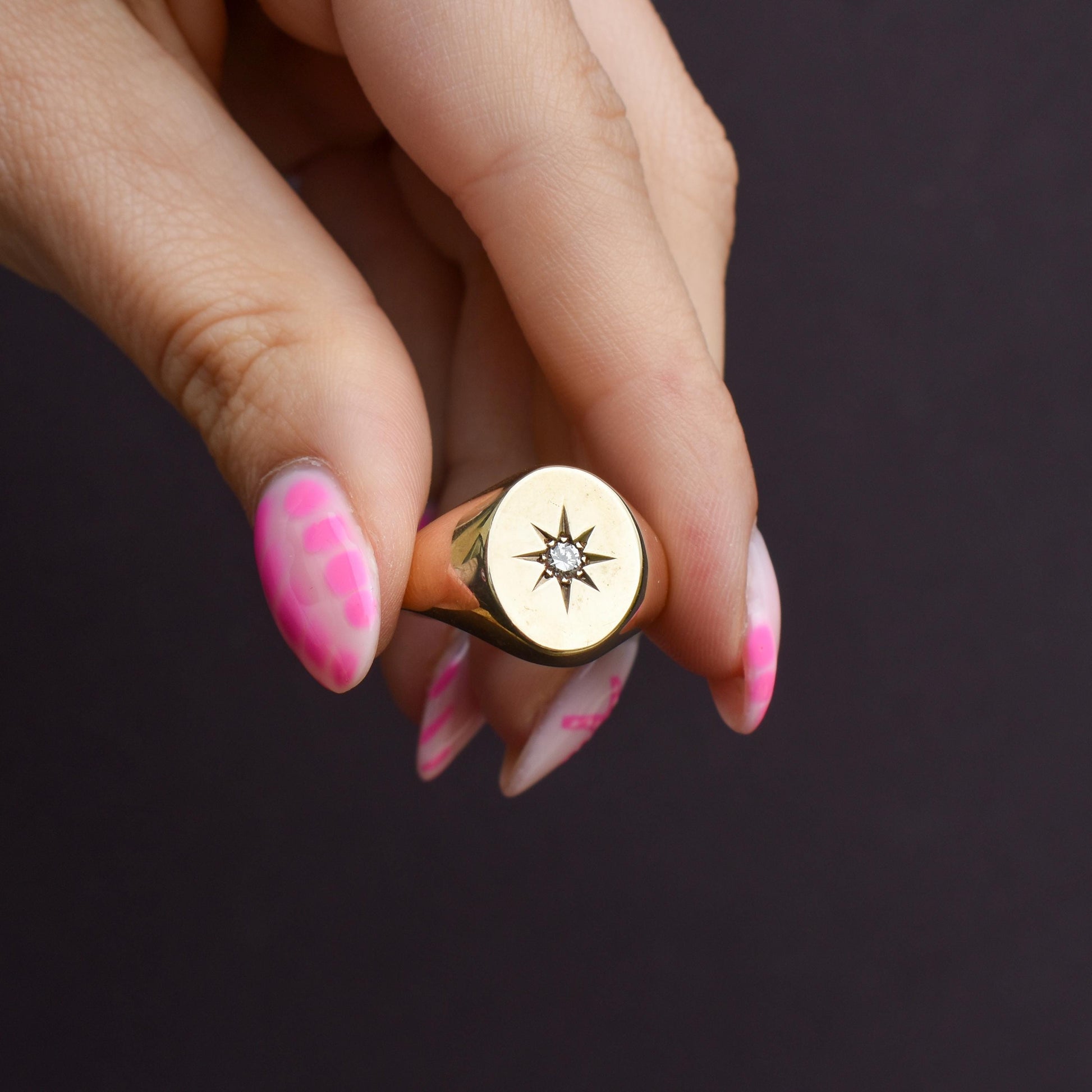 Vintage Starburst Diamond Oval 9ct Yellow Gold Signet Ring | Dated 1983