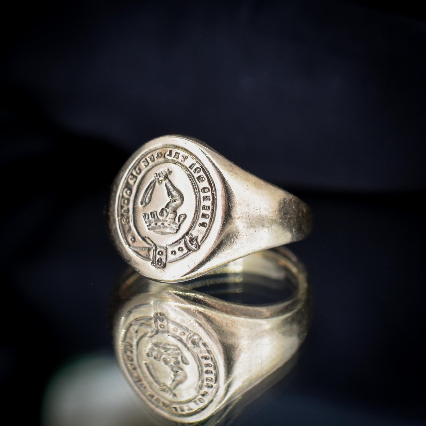 Vintage Intaglio Signet 9ct Yellow Gold Ring | Dated 1959