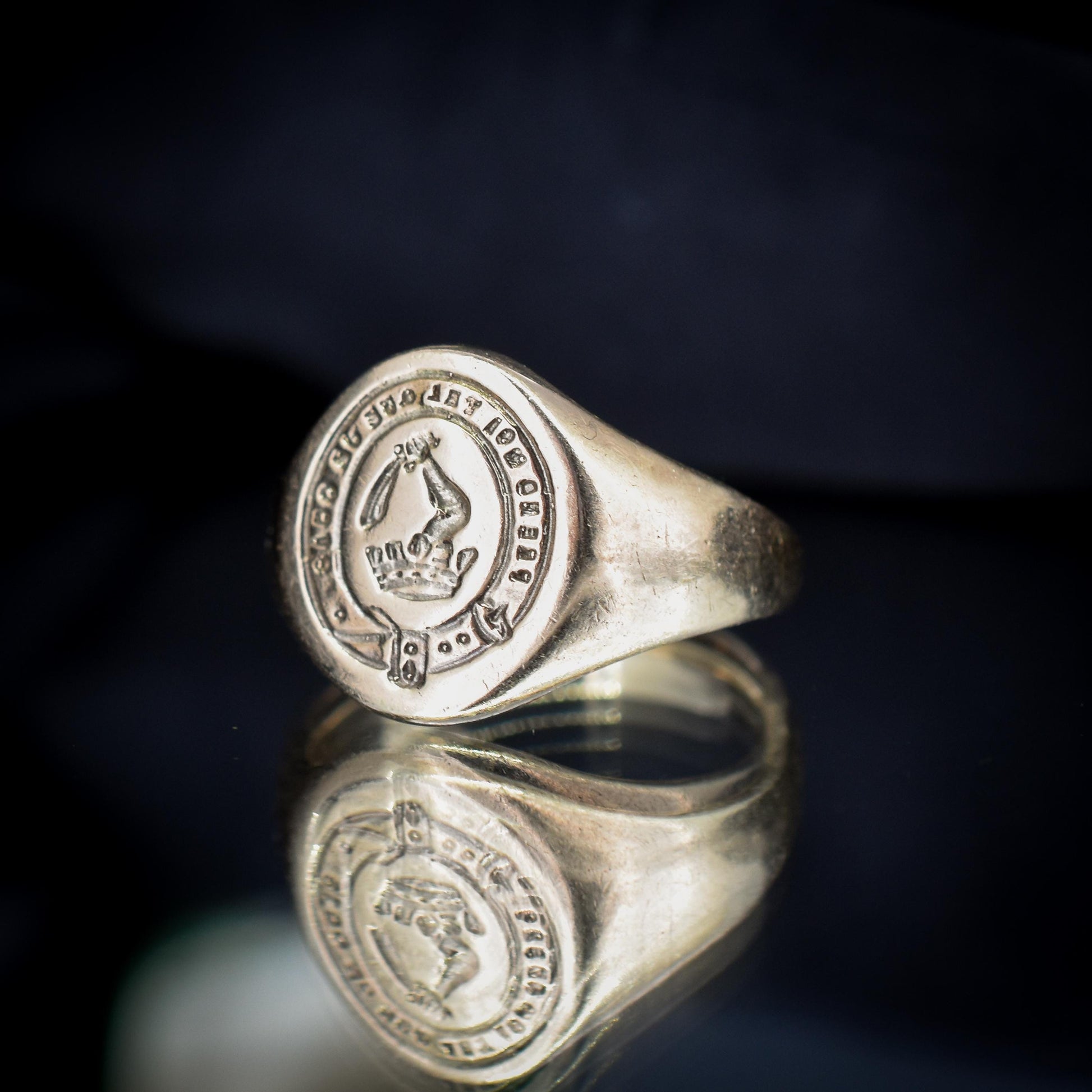 Vintage Intaglio Signet 9ct Yellow Gold Ring | Dated 1959