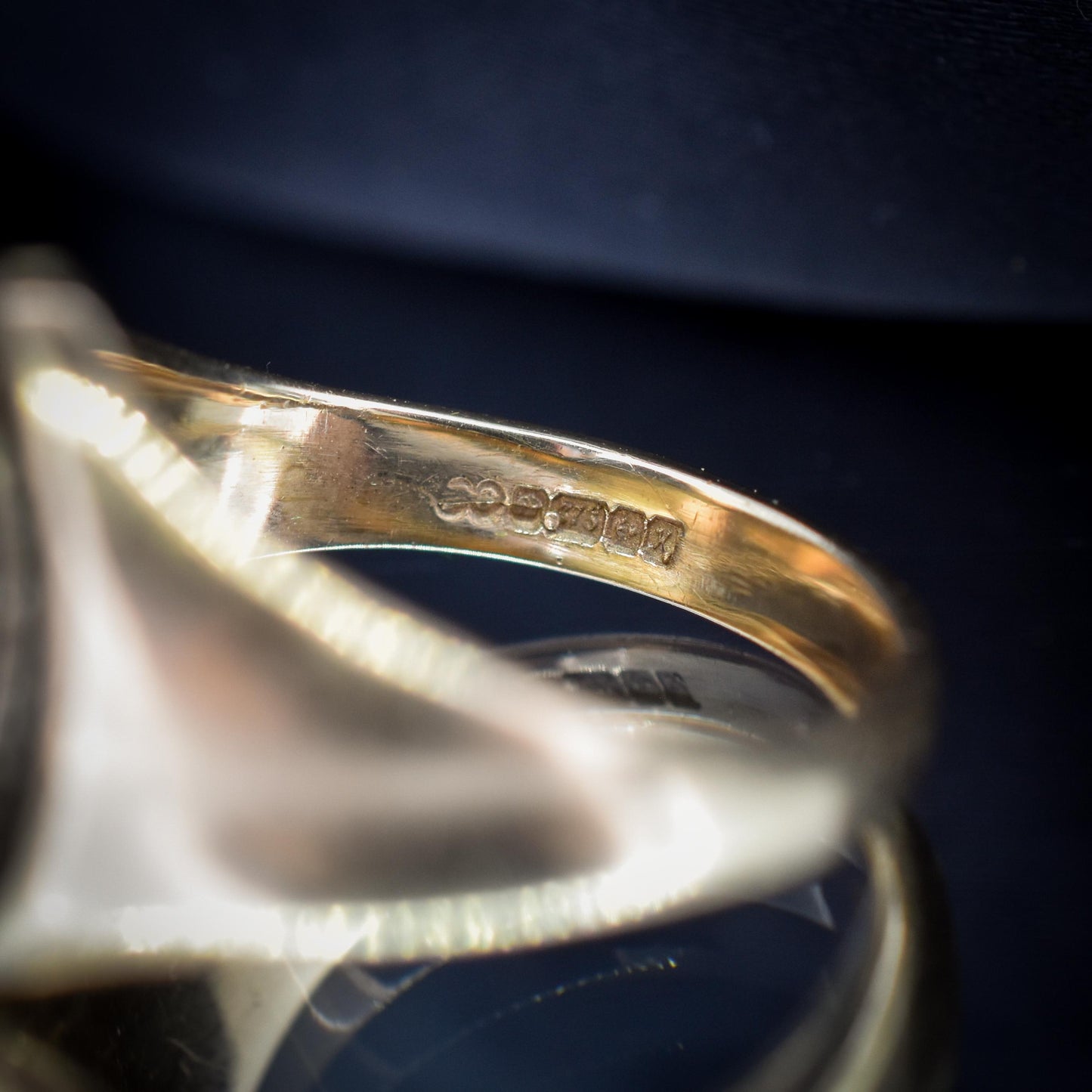 Vintage Intaglio Signet 9ct Yellow Gold Ring | Dated 1959