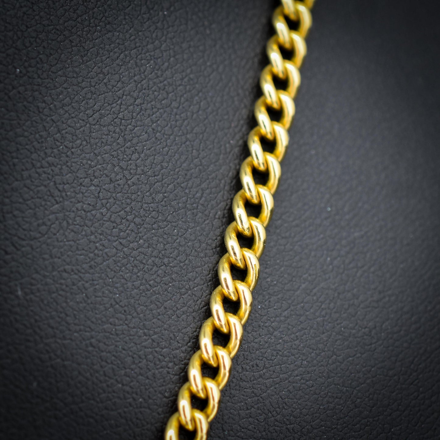 Antique 18ct Yellow Gold Curb Link Bolt Ring Chain Necklace | 18.25"