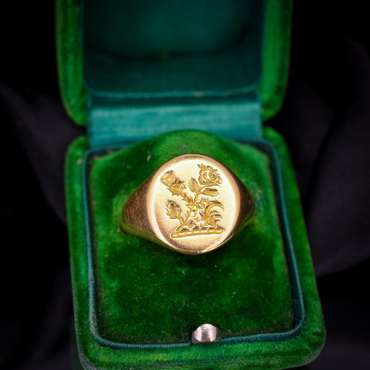 Vintage Heavy Scottish Thistle 18ct Yellow Gold Seal Signet Ring | 13.5g