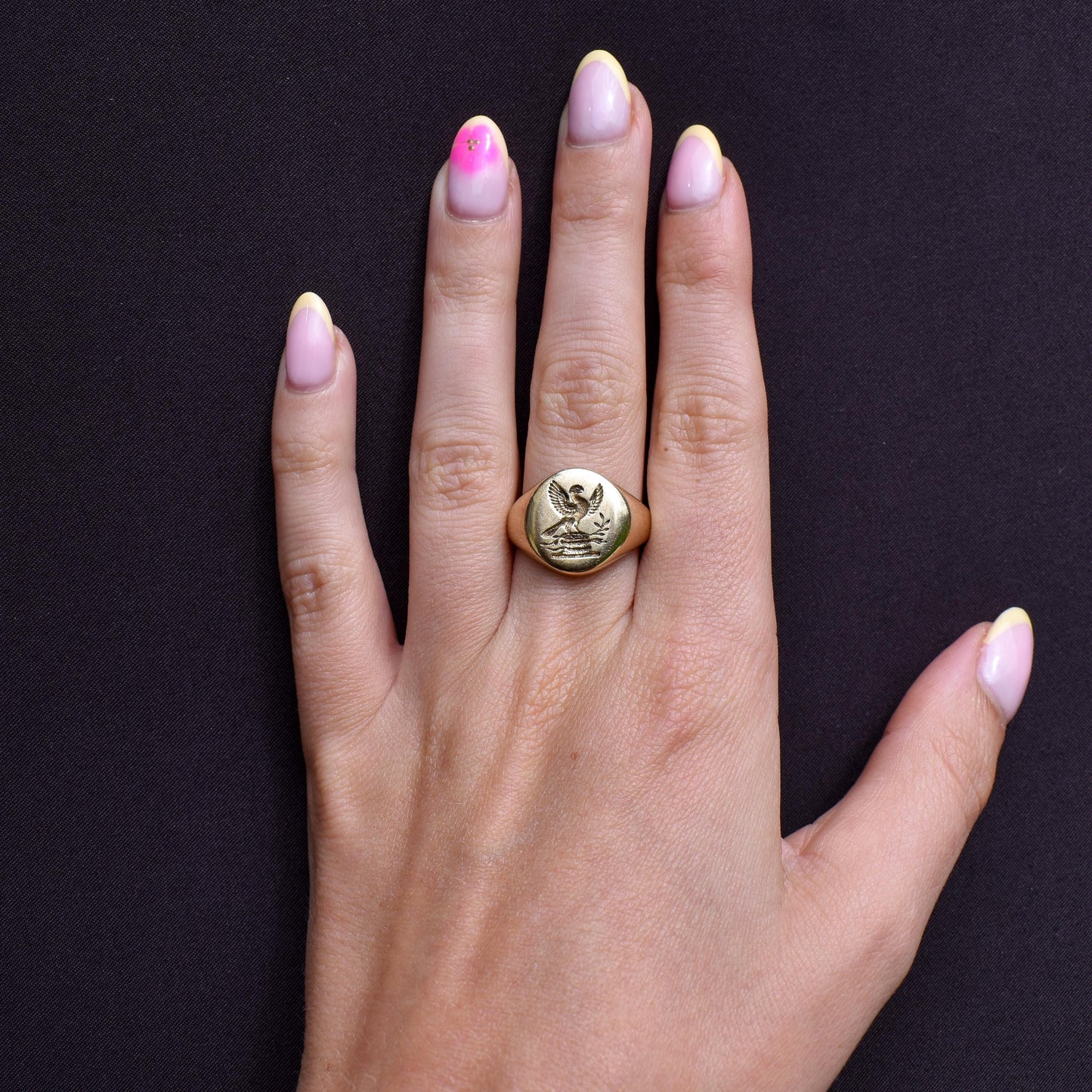 Vintage Heavy Liver Bird 9ct Yellow Gold Seal Signet Ring | 12.5g