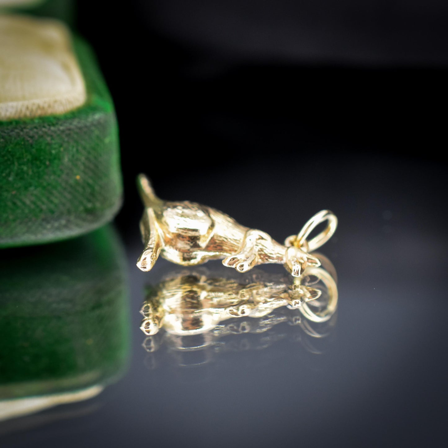 Vintage 9ct Yellow Gold Solid Kangaroo Animal Charm Pendant