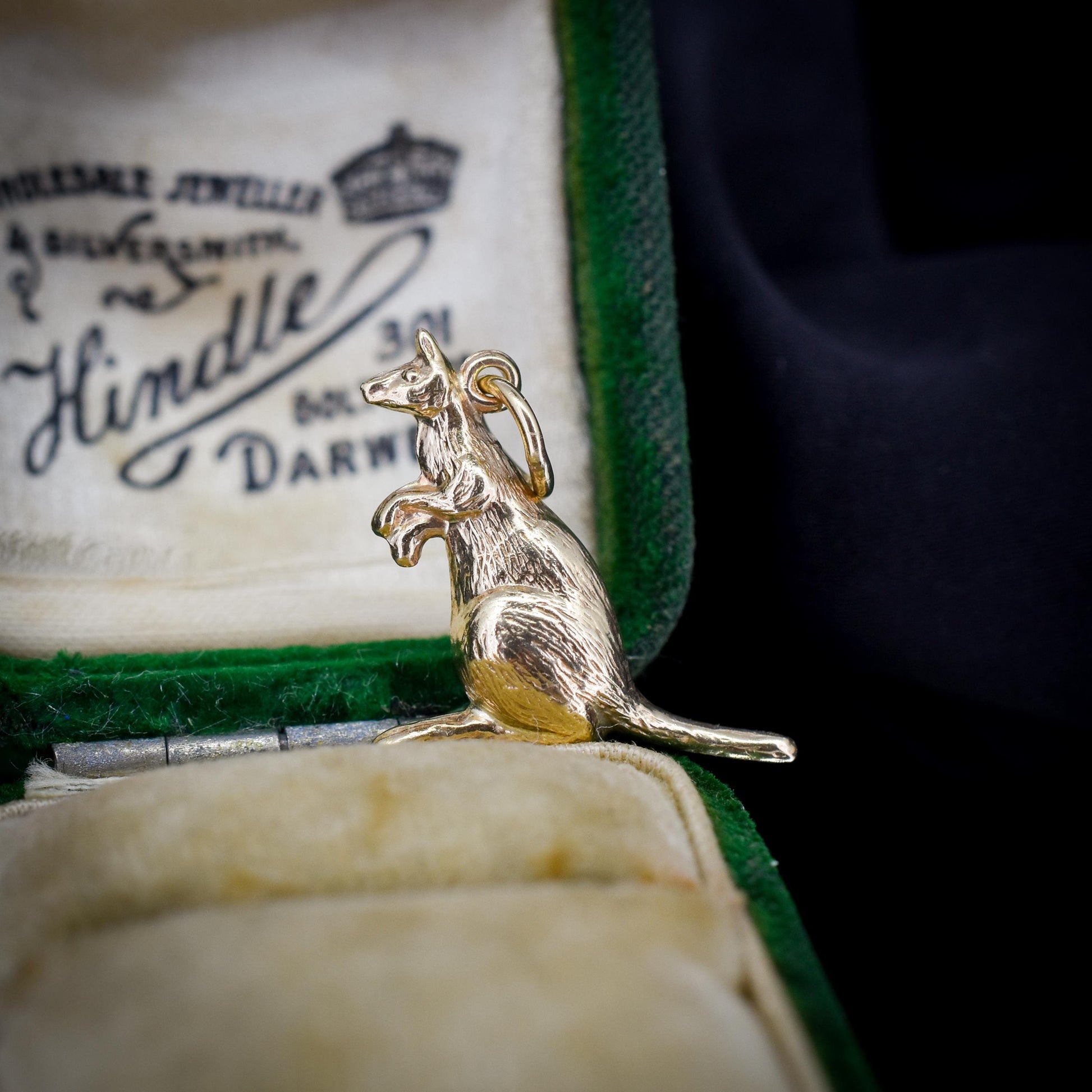Vintage 9ct Yellow Gold Solid Kangaroo Animal Charm Pendant