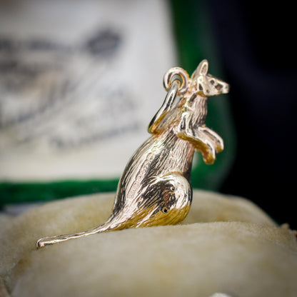 Vintage 9ct Yellow Gold Solid Kangaroo Animal Charm Pendant
