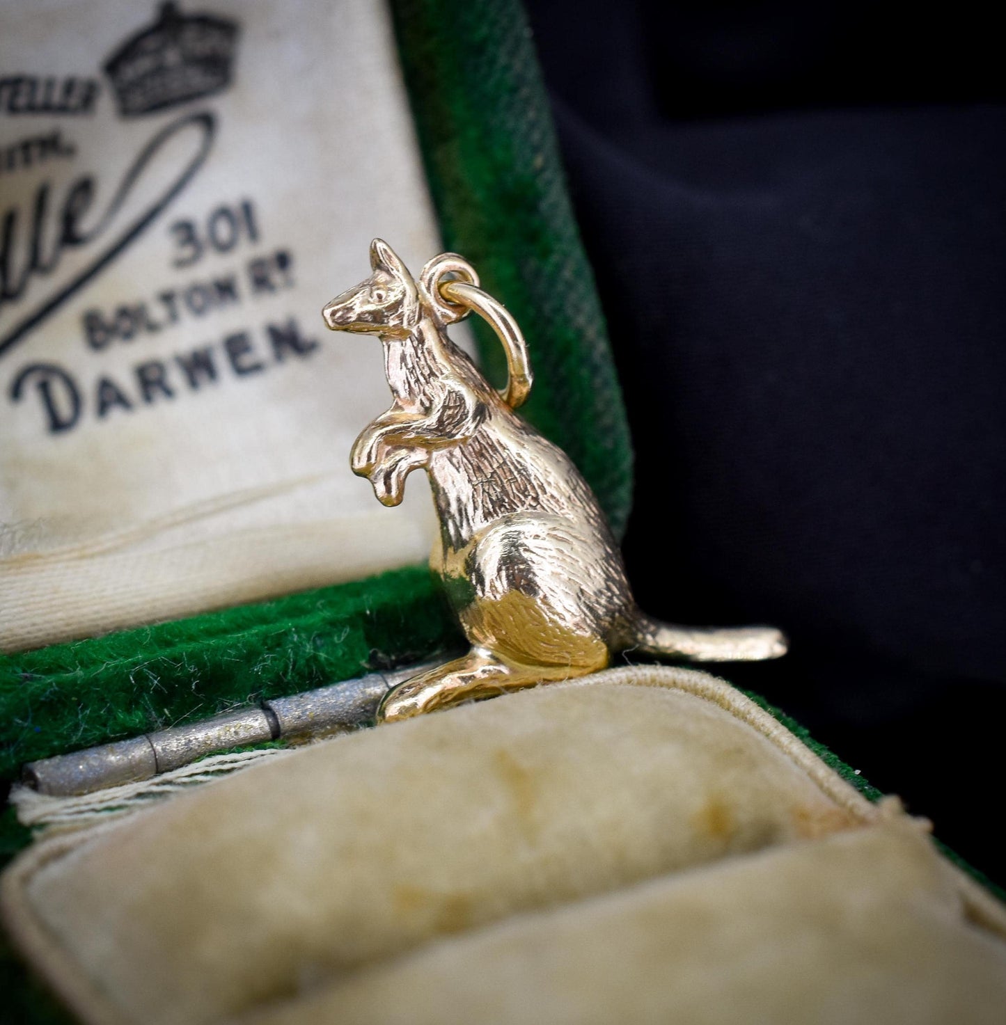 Vintage 9ct Yellow Gold Solid Kangaroo Animal Charm Pendant