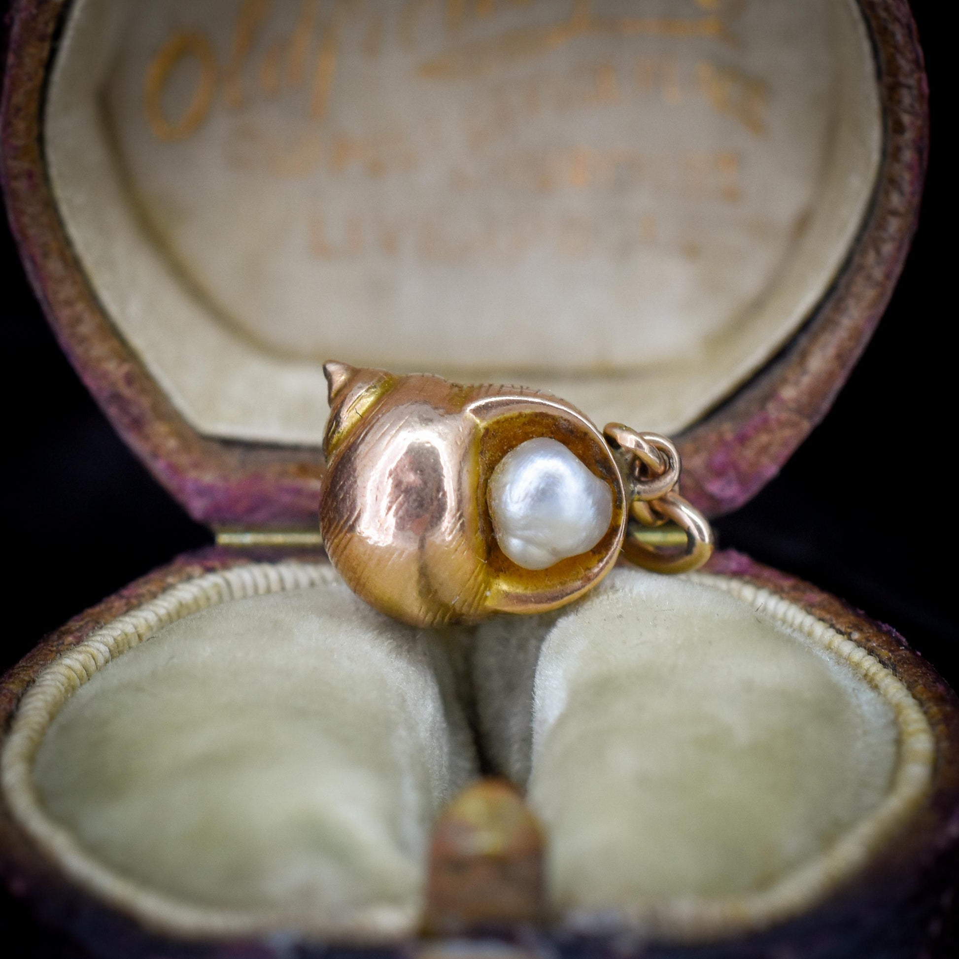 Antique 9ct Gold Pearl Shell Seashell Charm Pendant