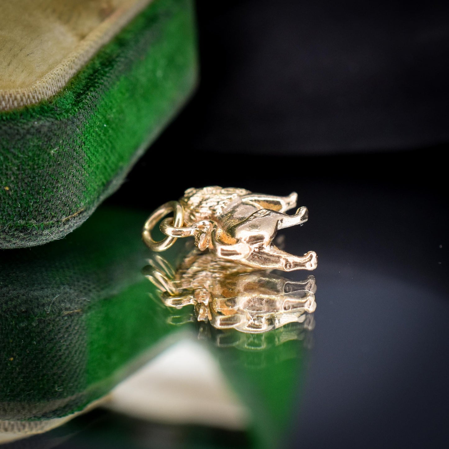 Vintage 9ct Yellow Gold Lion Animal Charm Pendant | Dated 1969