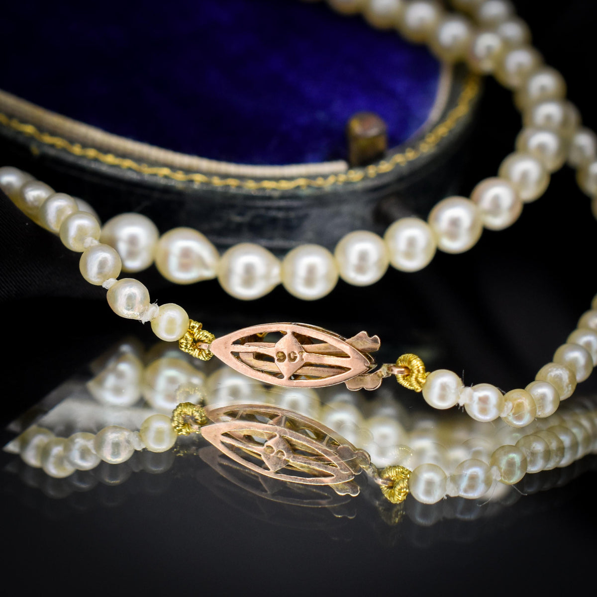 Vintage Graduated Pearl 9ct Gold Strand Beaded Necklace | 16"