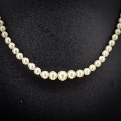 Vintage Graduated Pearl 9ct Gold Strand Beaded Necklace | 16"