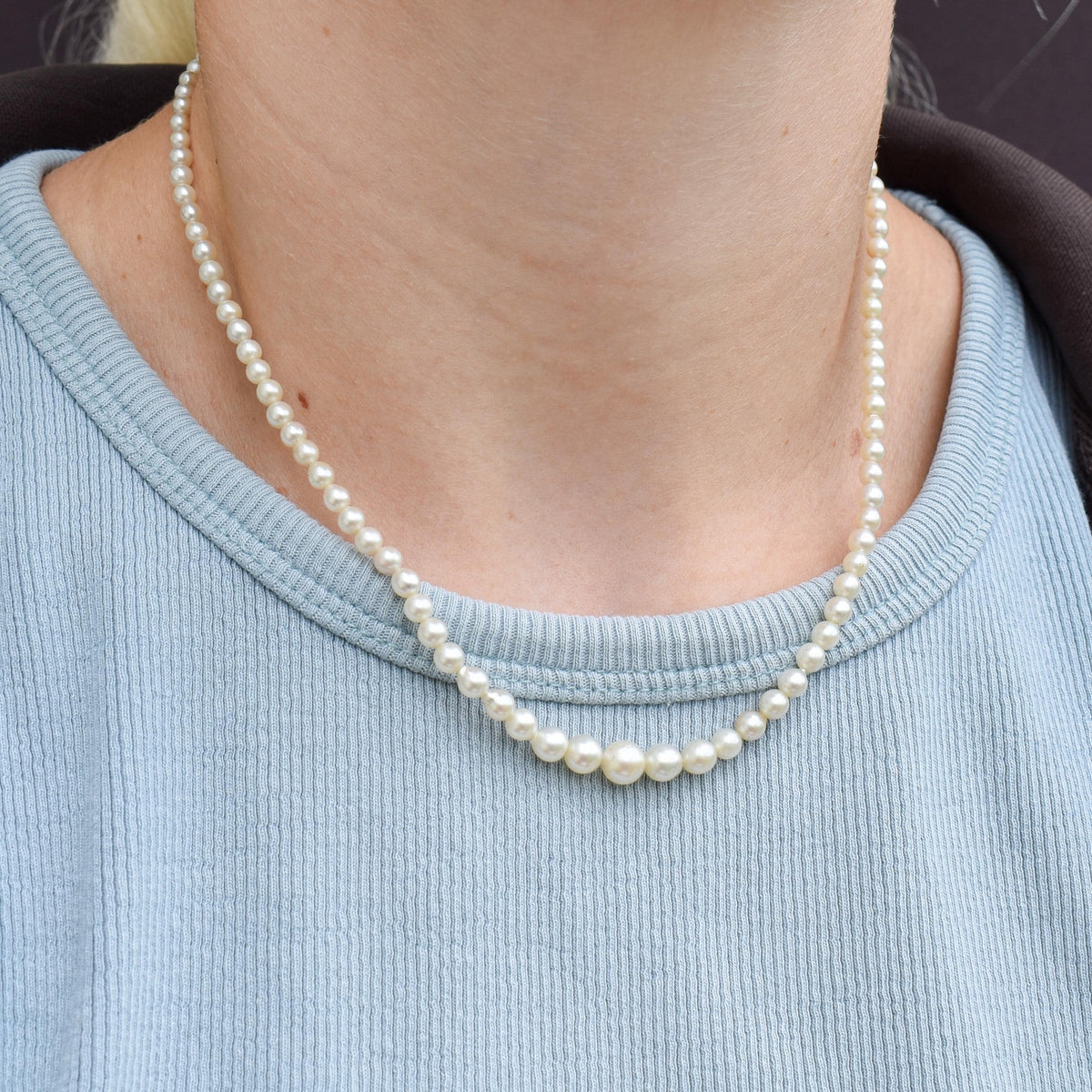 Vintage Graduated Pearl 9ct Gold Strand Beaded Necklace | 16"