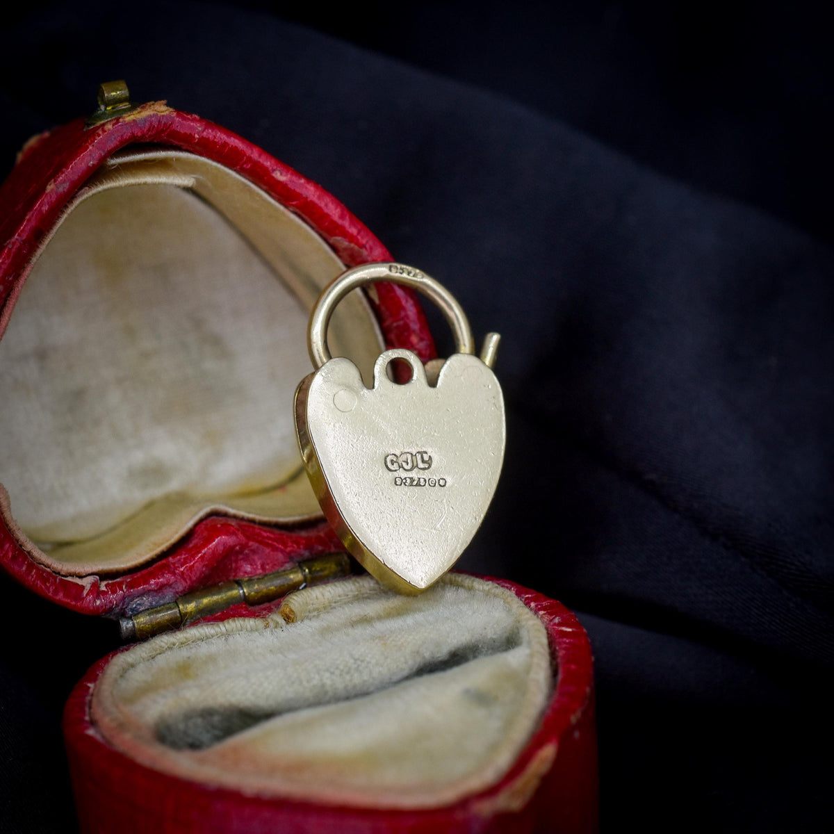 Vintage 9ct Yellow Gold Engraved Heart Padlock Charm Pendant
