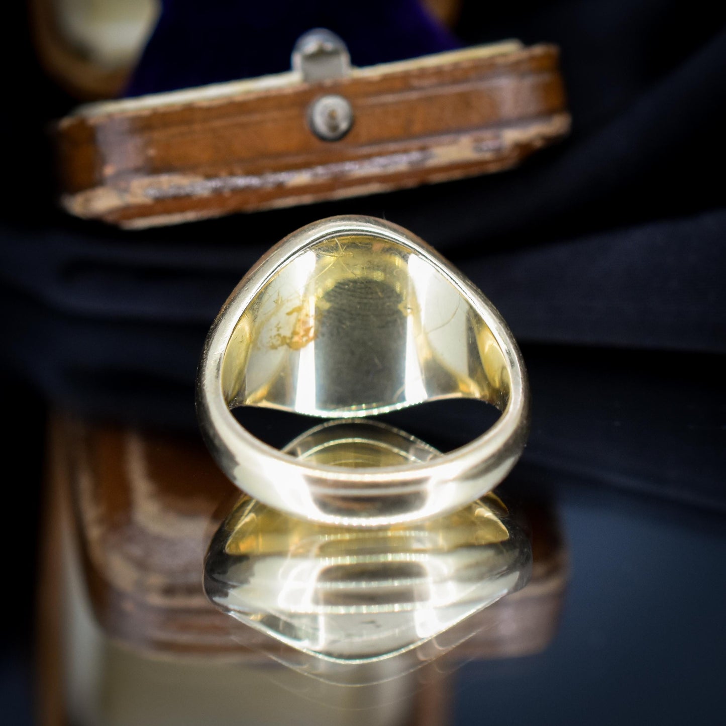 Vintage Heavy Liver Bird 9ct Yellow Gold Seal Signet Ring | 12.5g