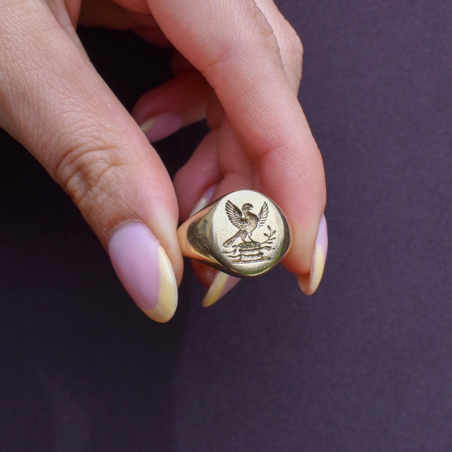 Vintage Heavy Liver Bird 9ct Yellow Gold Seal Signet Ring | 12.5g