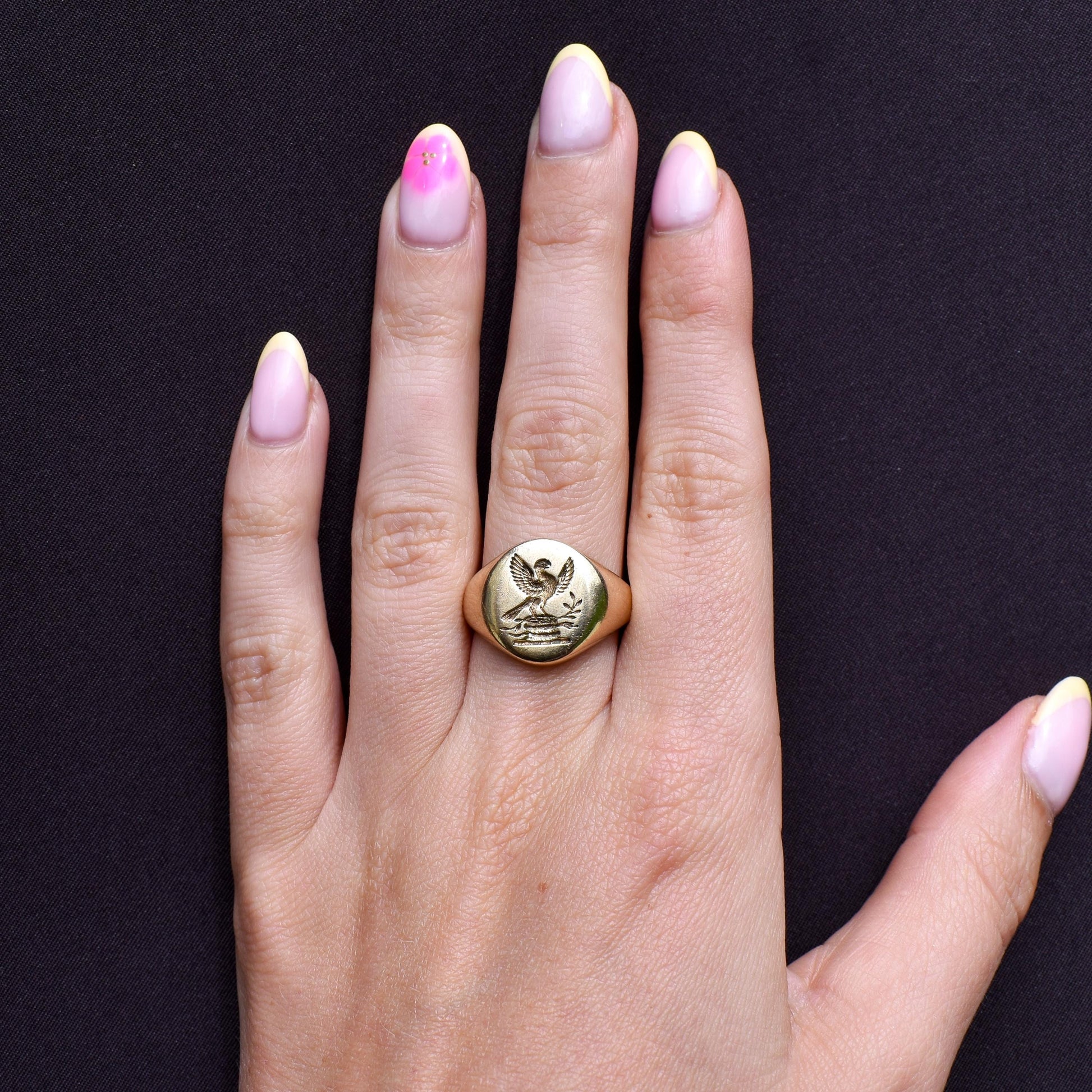 Vintage Heavy Liver Bird 9ct Yellow Gold Seal Signet Ring | 12.5g
