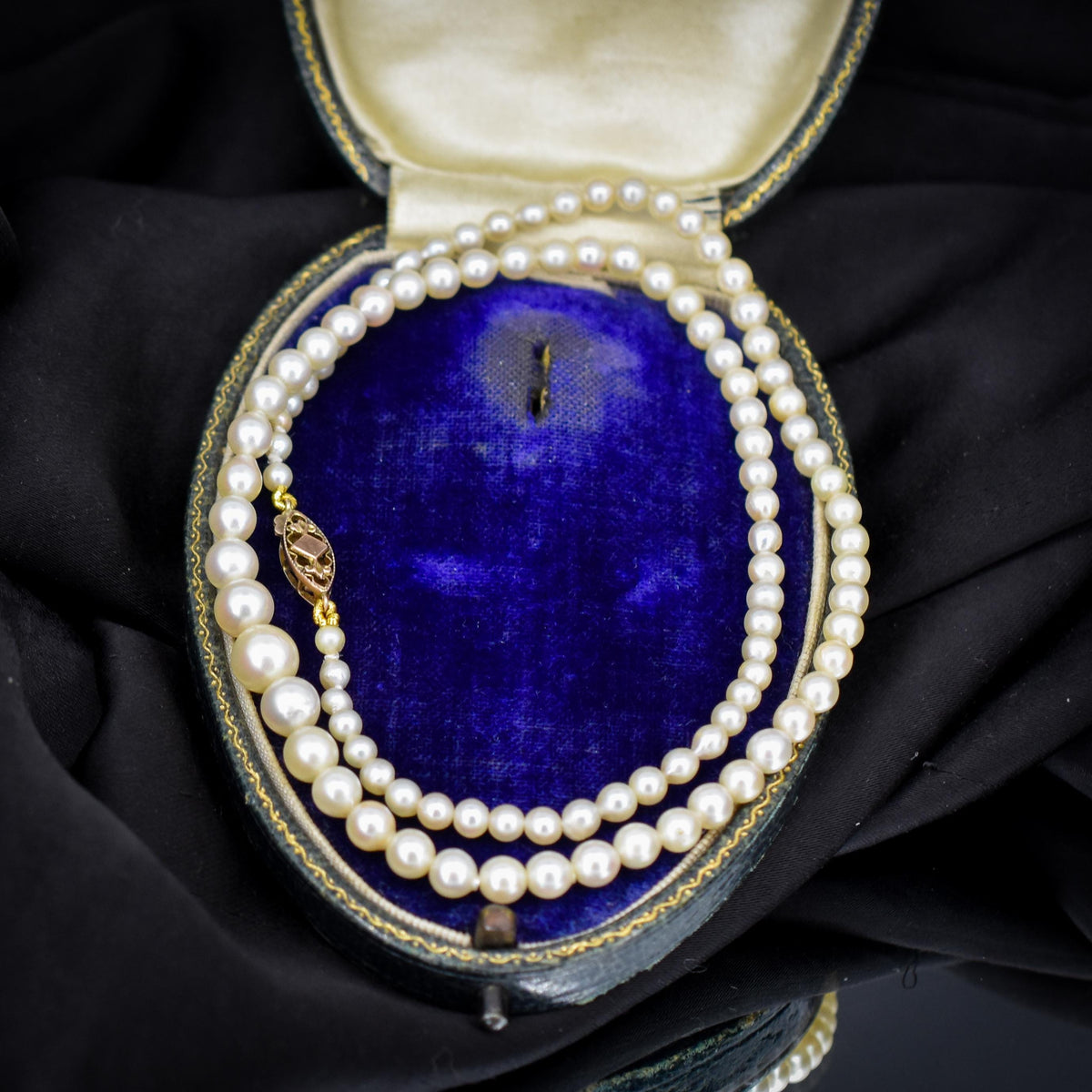 Vintage Graduated Pearl 9ct Gold Strand Beaded Necklace | 16"