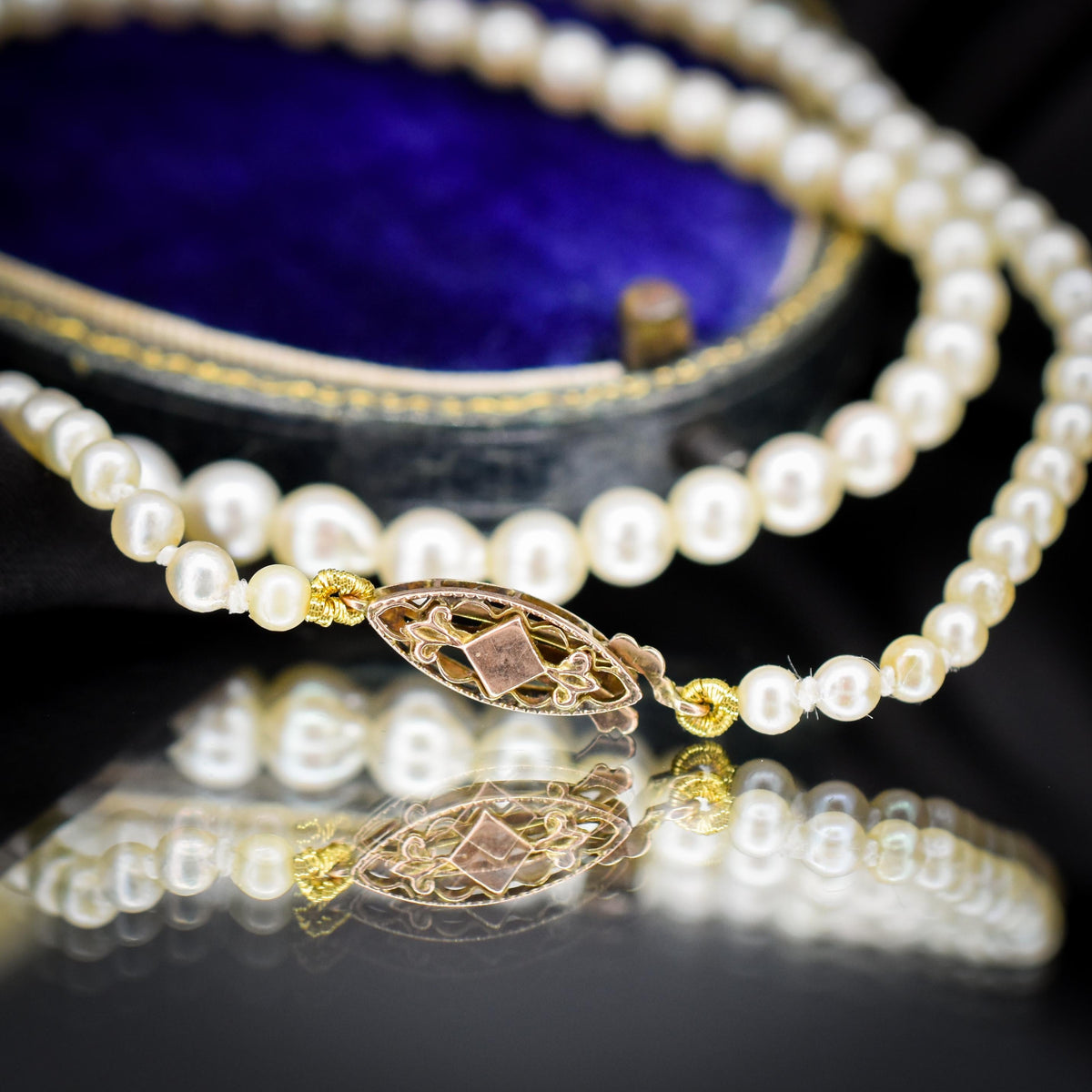 Vintage Graduated Pearl 9ct Gold Strand Beaded Necklace | 16"