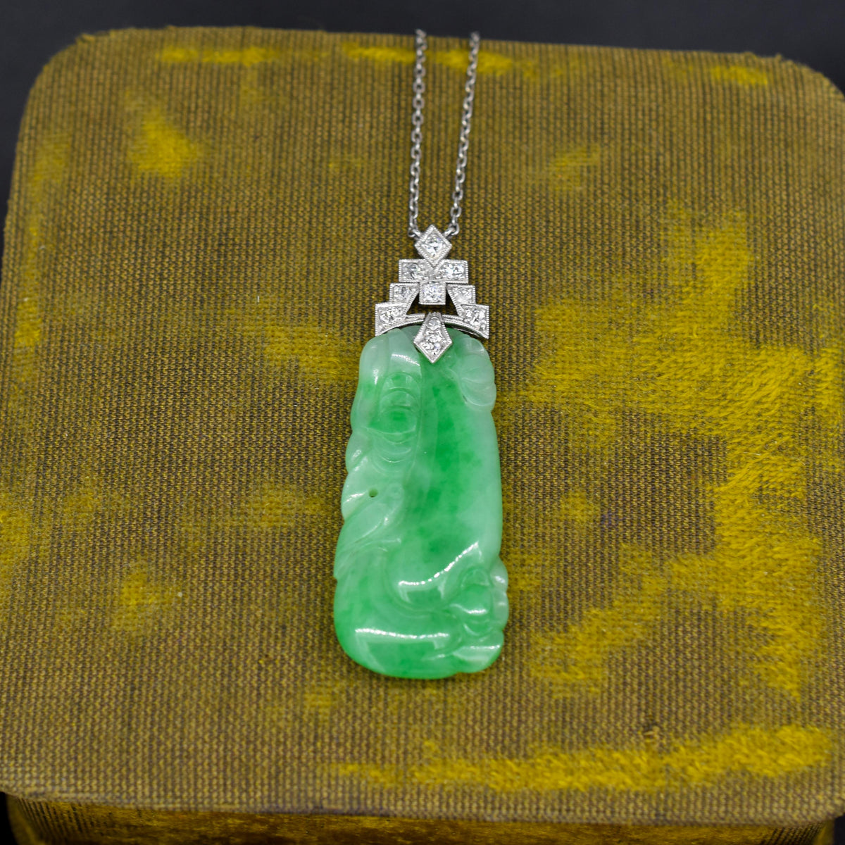 Art Deco Green Jade and Diamond Platinum Pendant Necklace | 15.75"