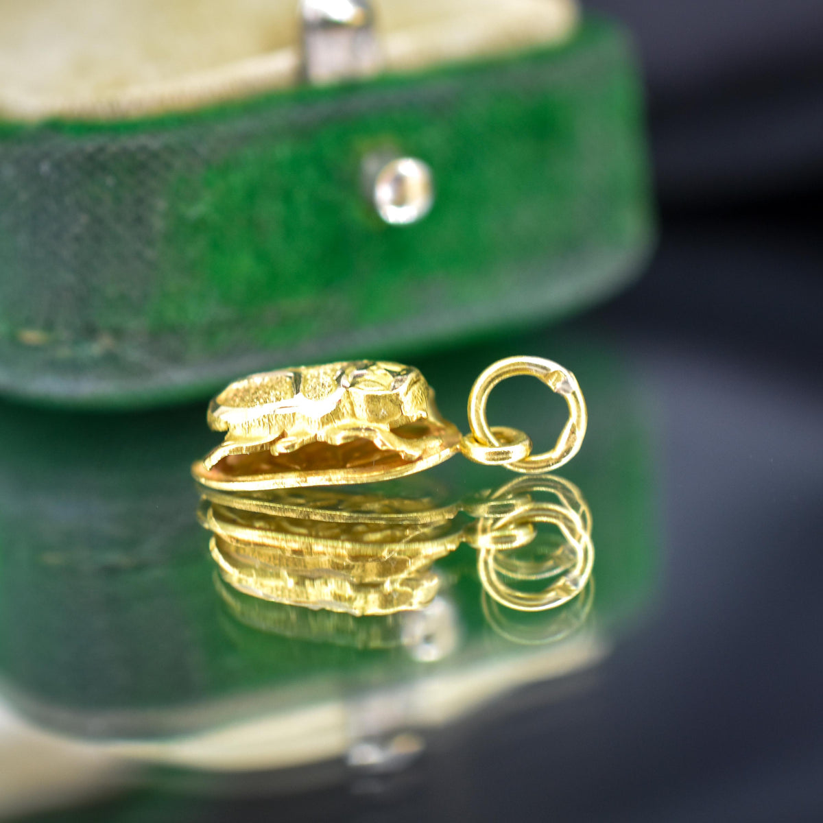 Vintage Egyptian Scarab Beetle 18ct Yellow Gold Charm Pendant
