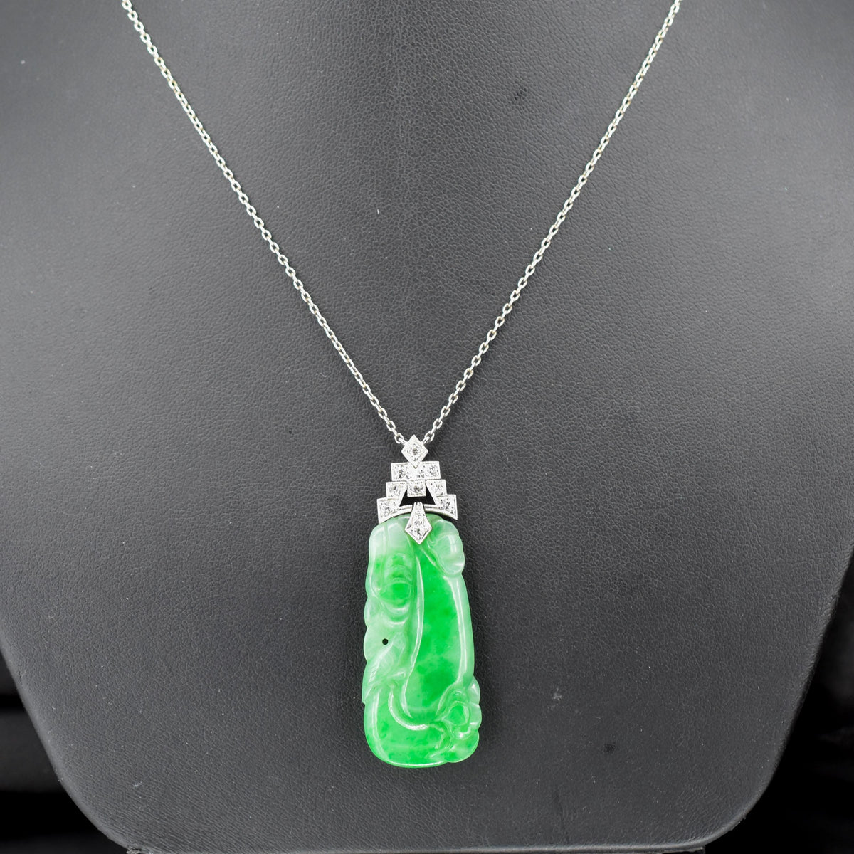Art Deco Green Jade and Diamond Platinum Pendant Necklace | 15.75"