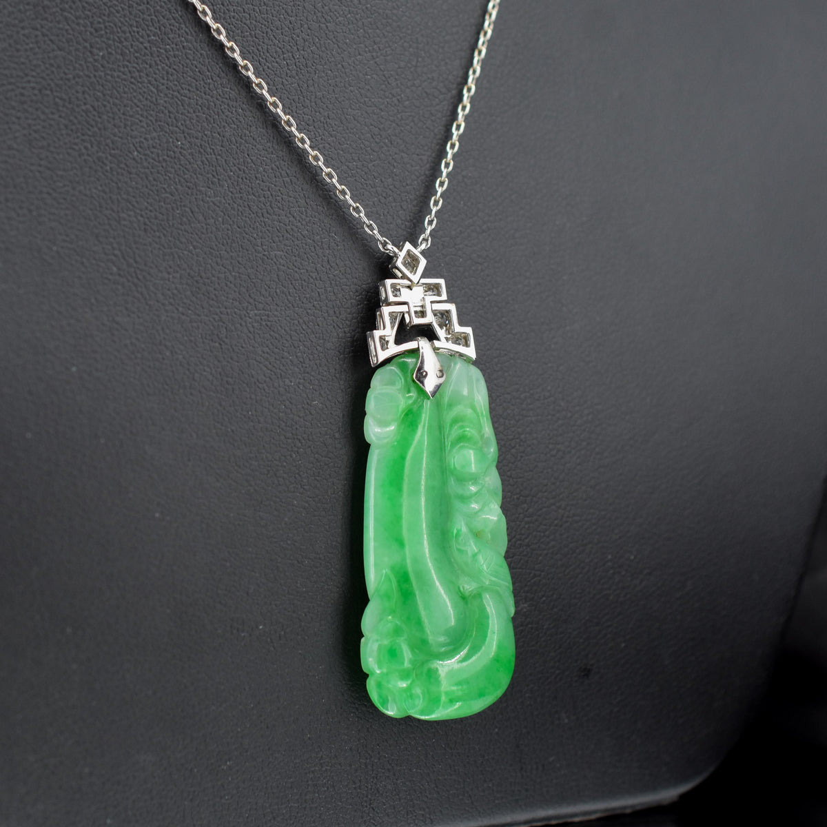Art Deco Green Jade and Diamond Platinum Pendant Necklace | 15.75"
